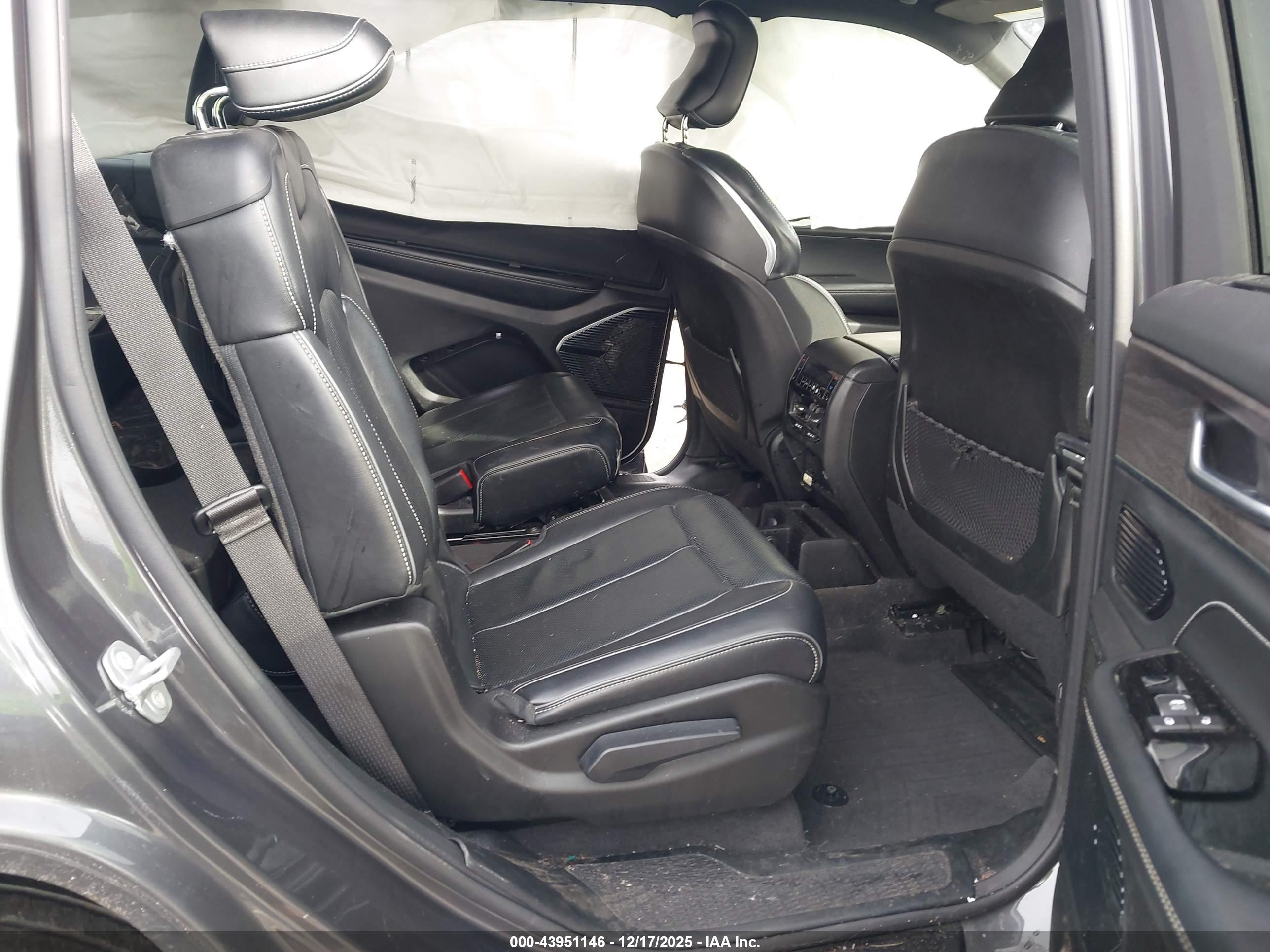 JEEP GRAND image 8