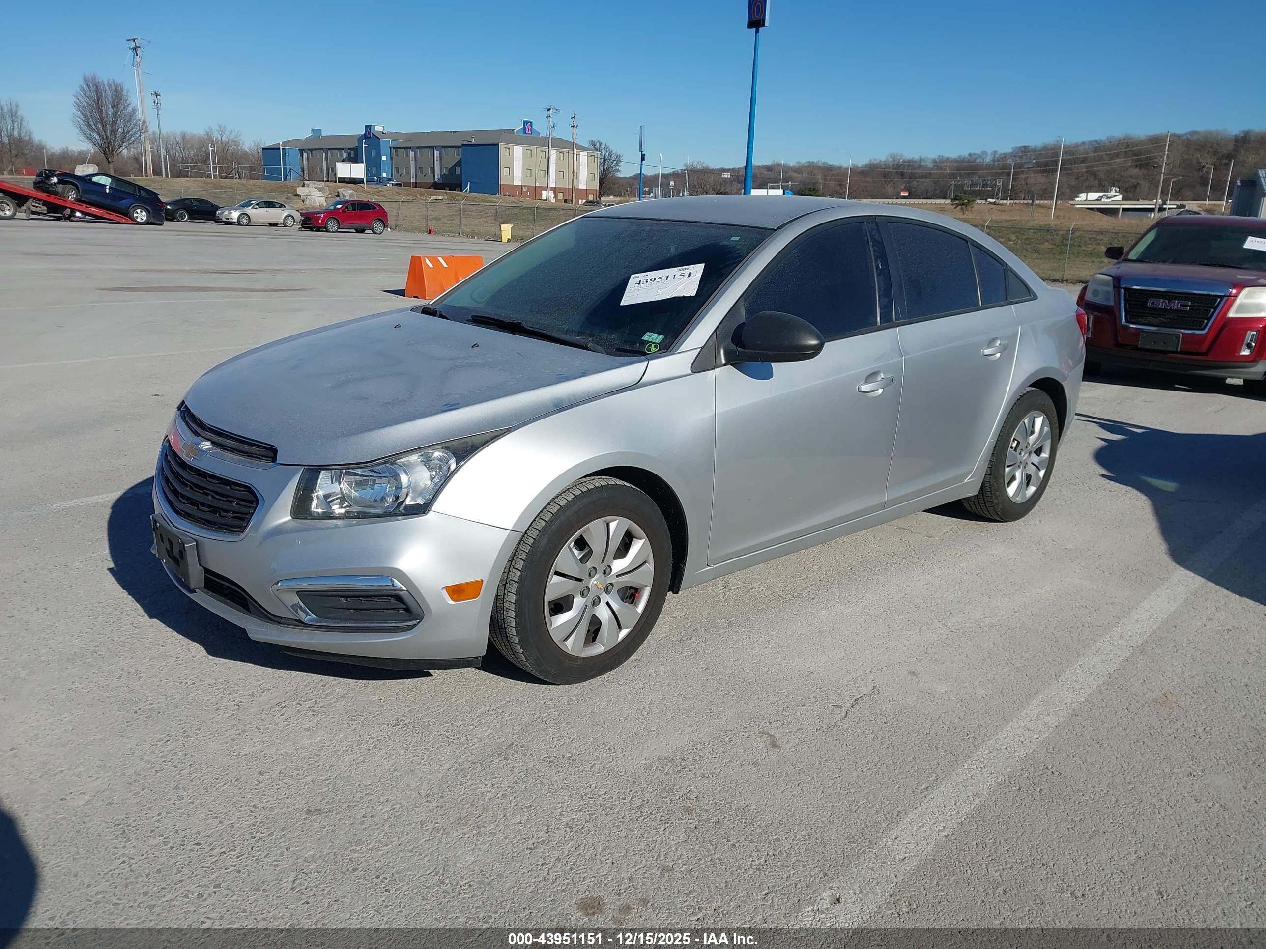 CHEVROLET CRUZE image 2