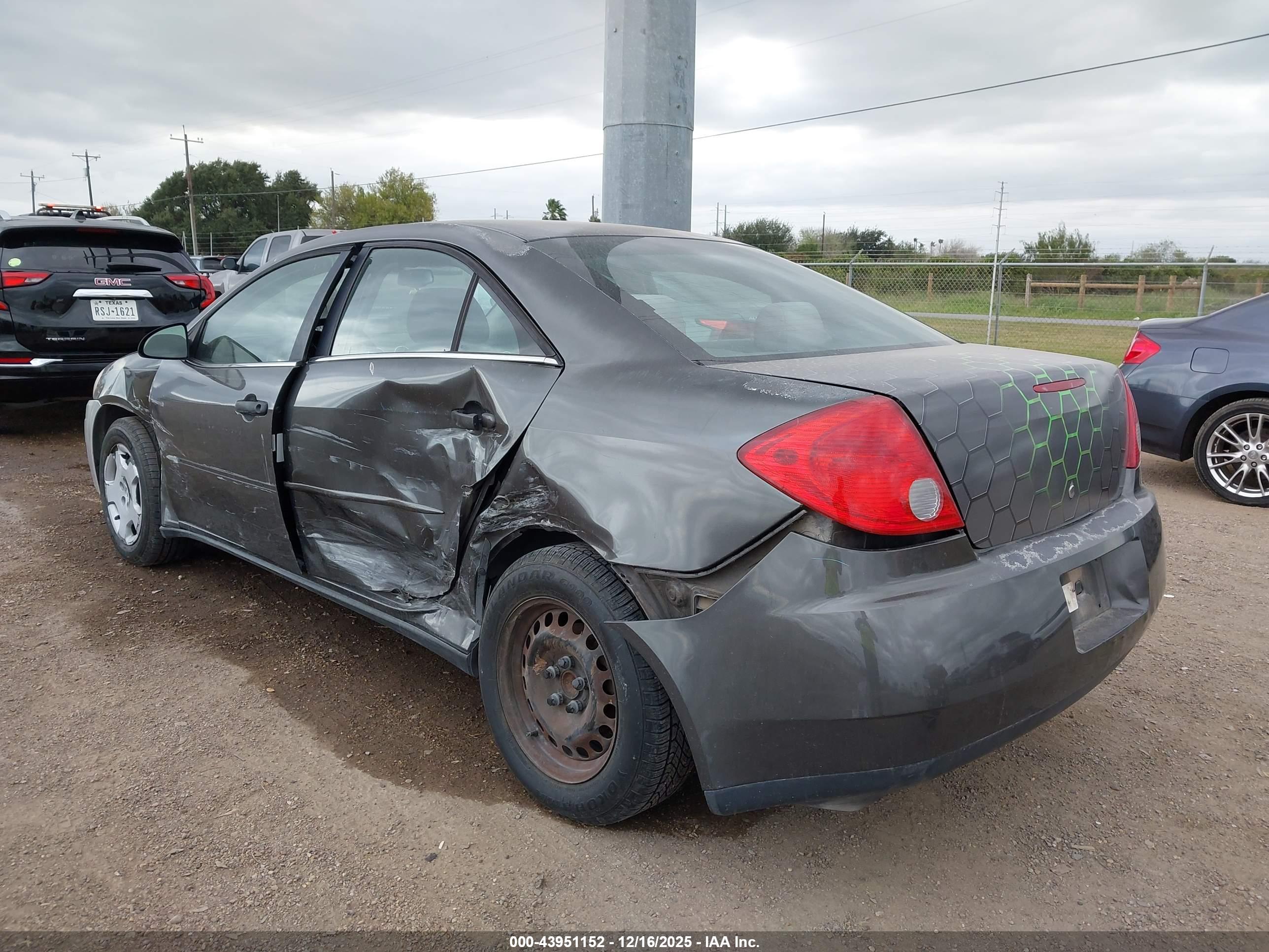 PONTIAC G6 image 3
