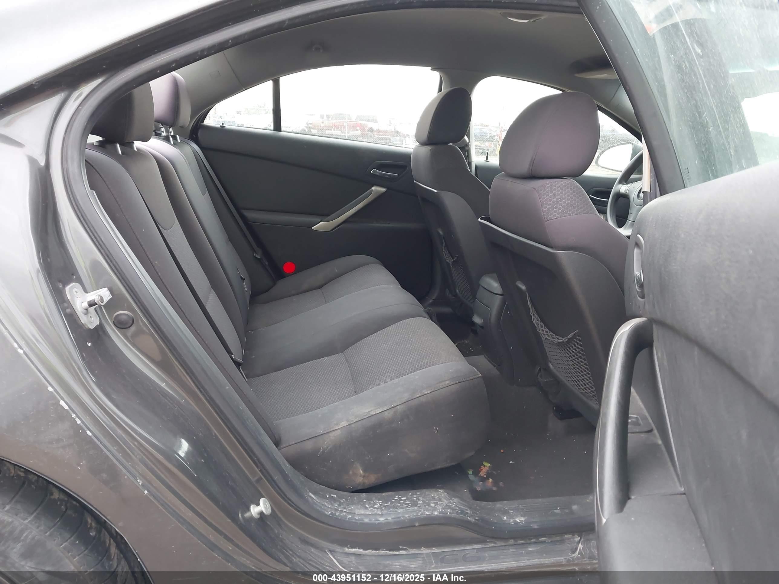 PONTIAC G6 image 8