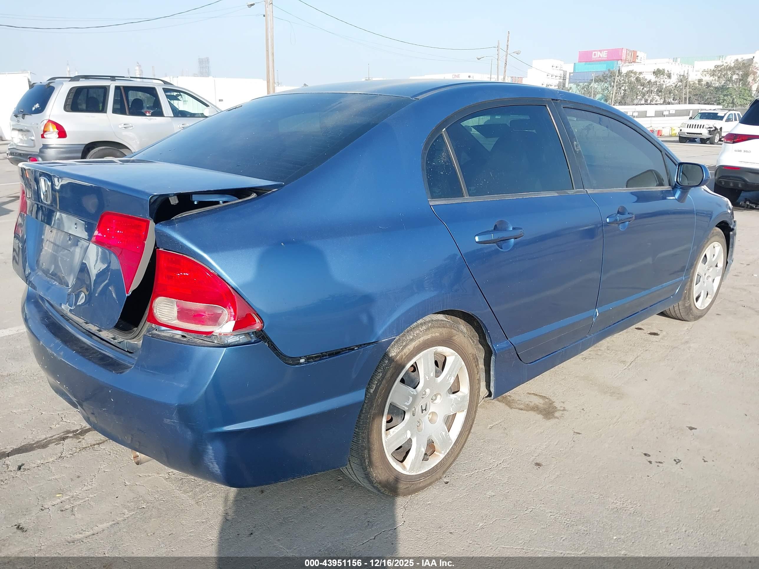 HONDA CIVIC image 4