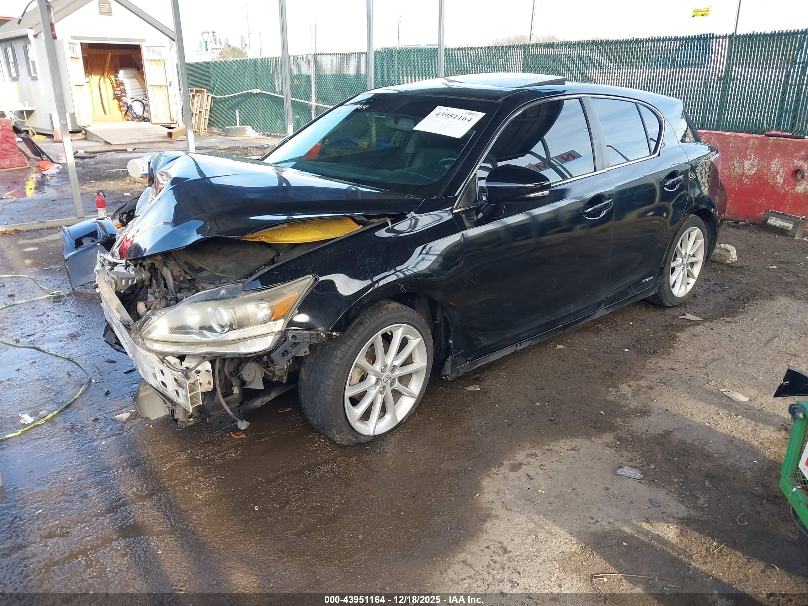 LEXUS CT image 2