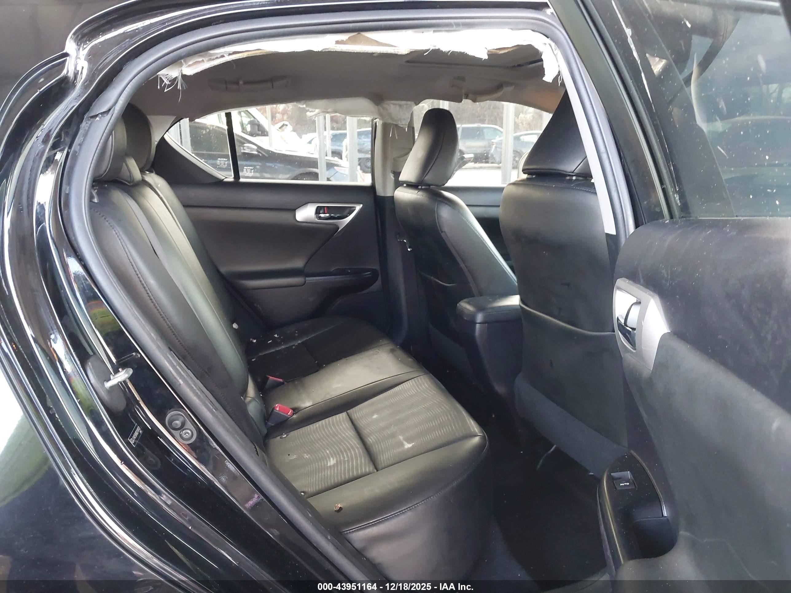 LEXUS CT image 8