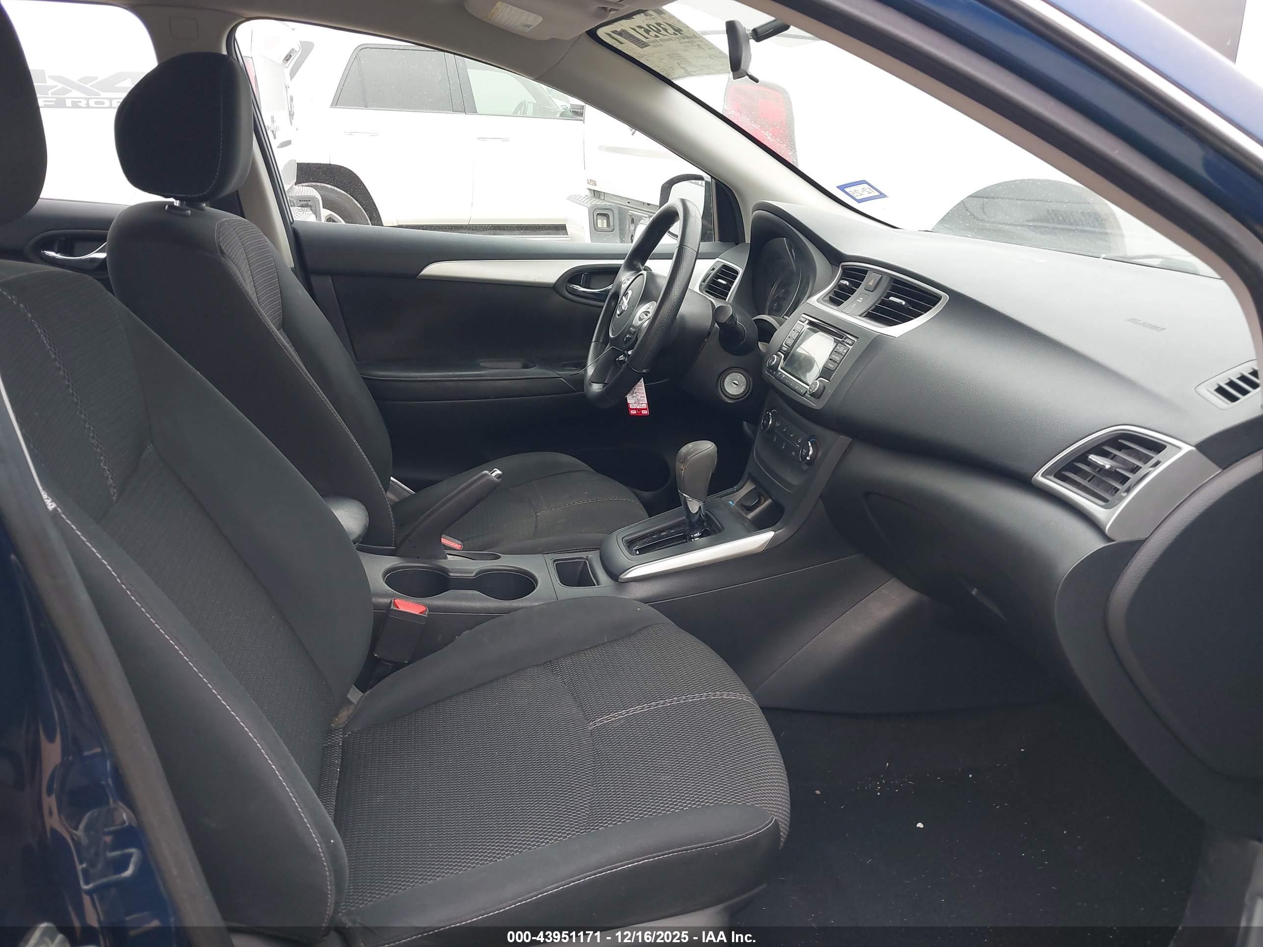 NISSAN SENTRA image 5
