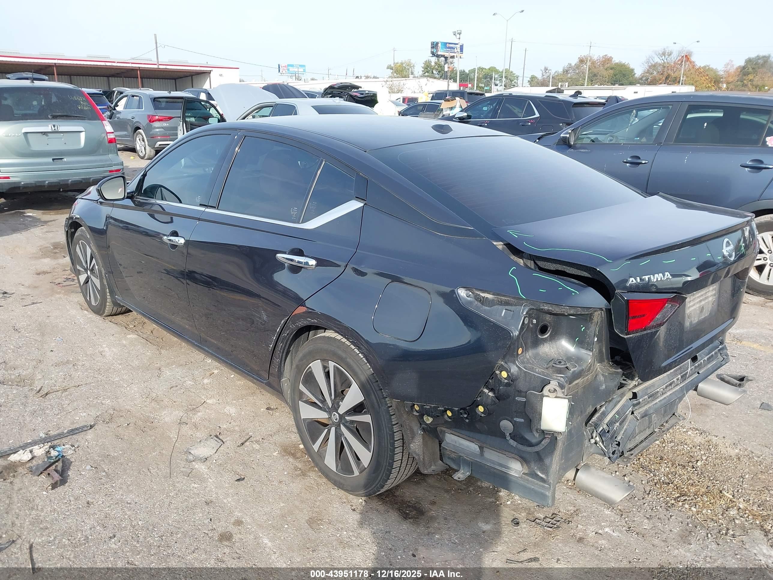 NISSAN ALTIMA image 3
