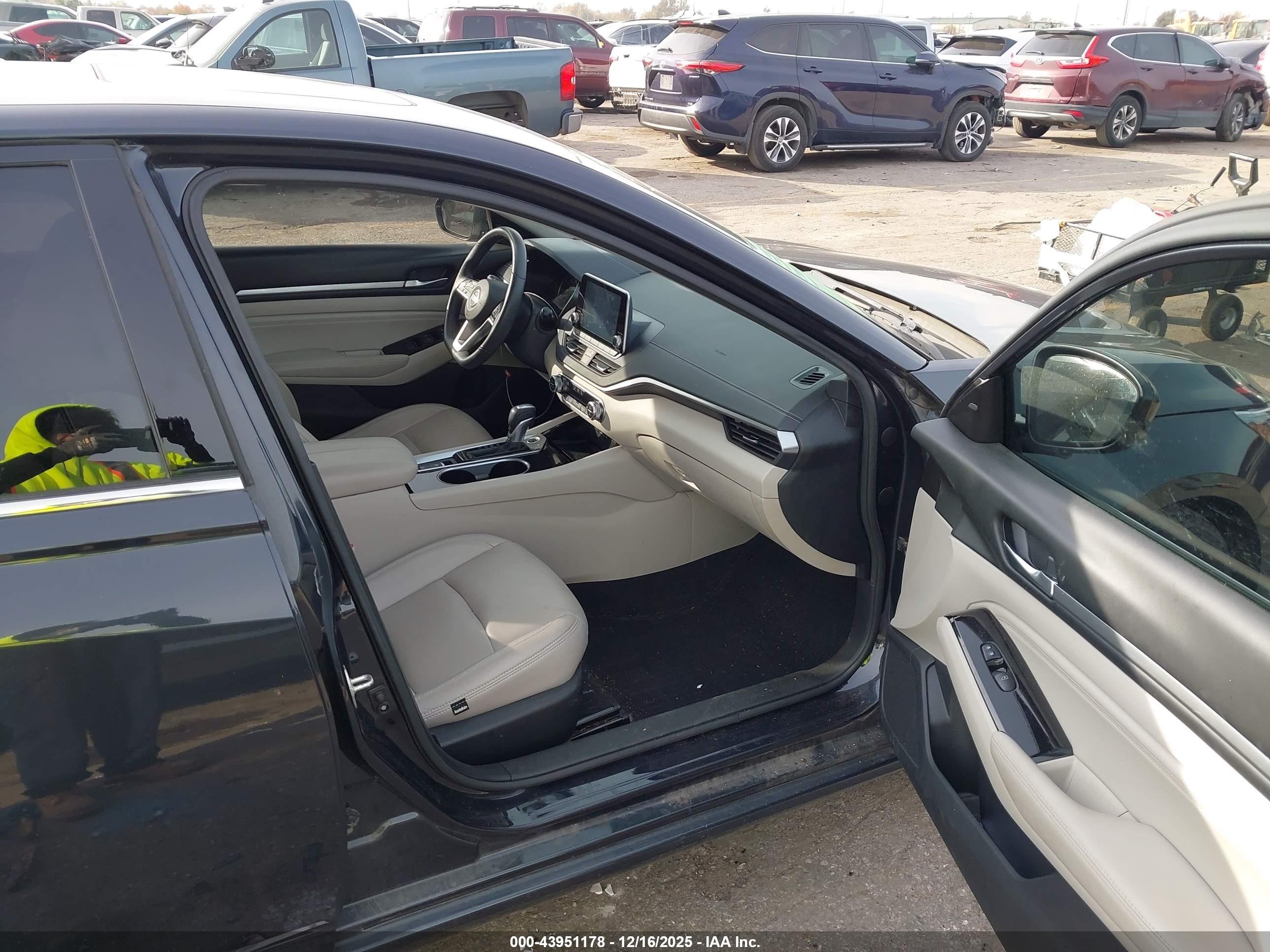 NISSAN ALTIMA image 5