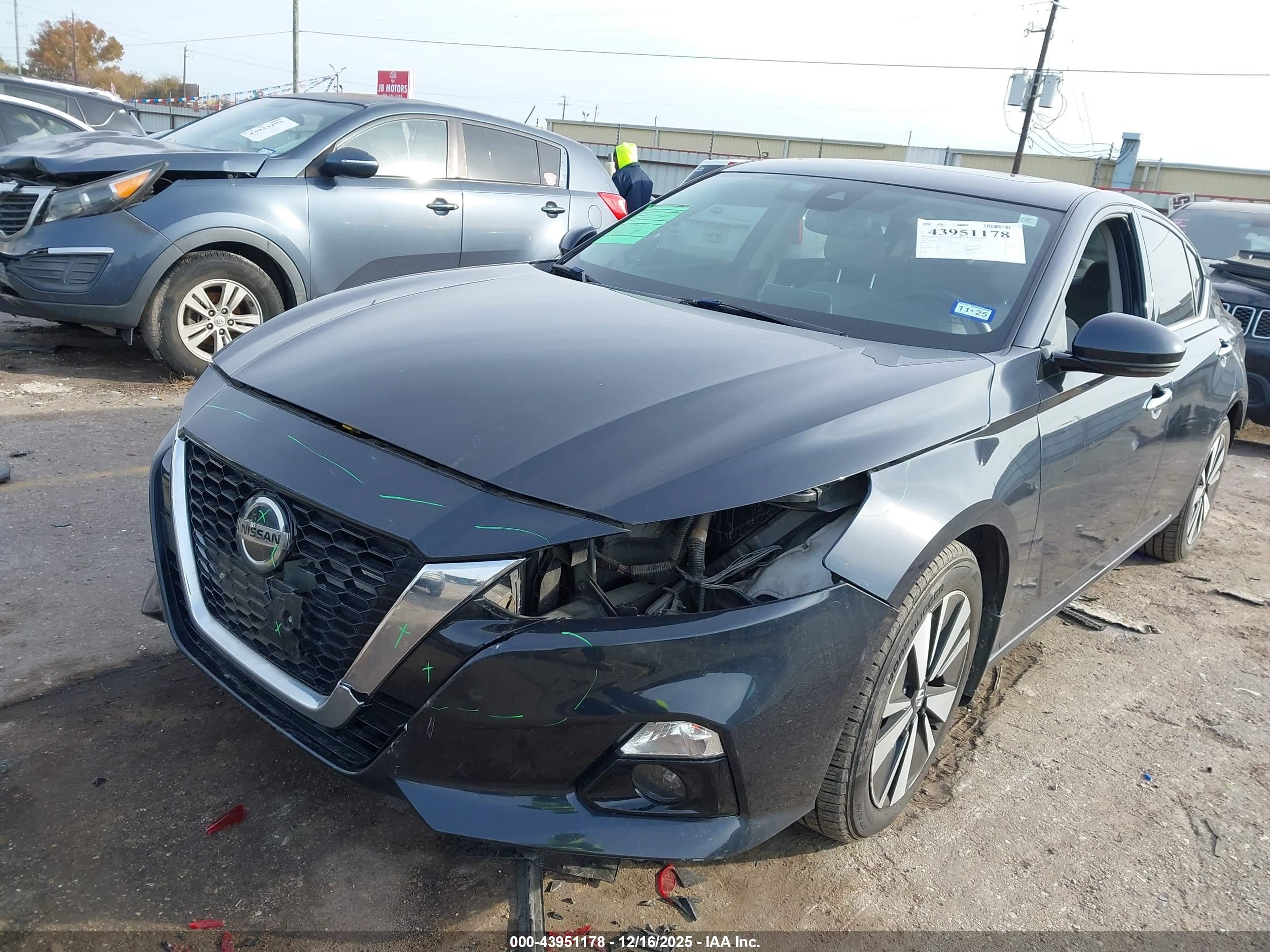NISSAN ALTIMA image 6