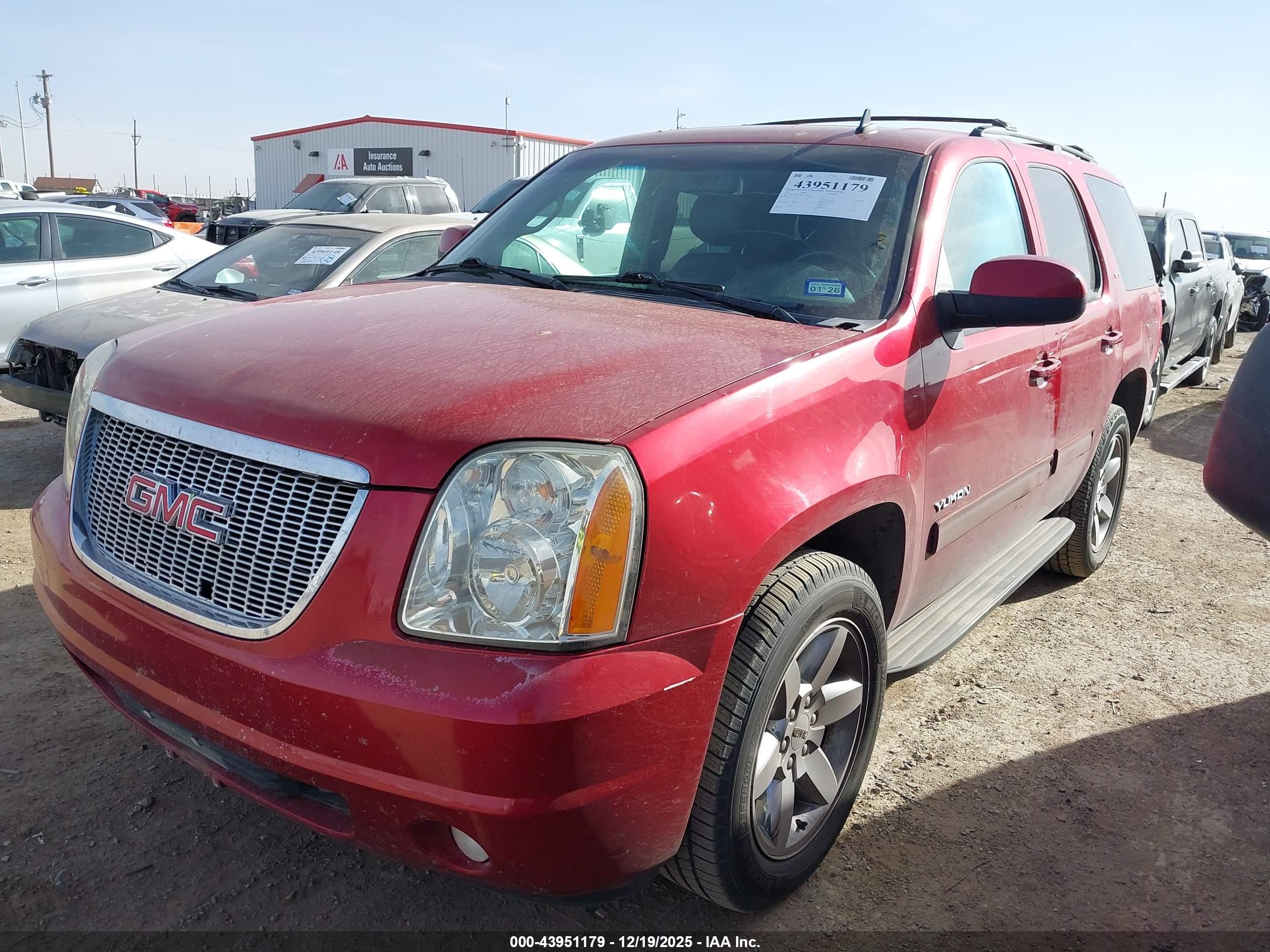 GMC YUKON image 2