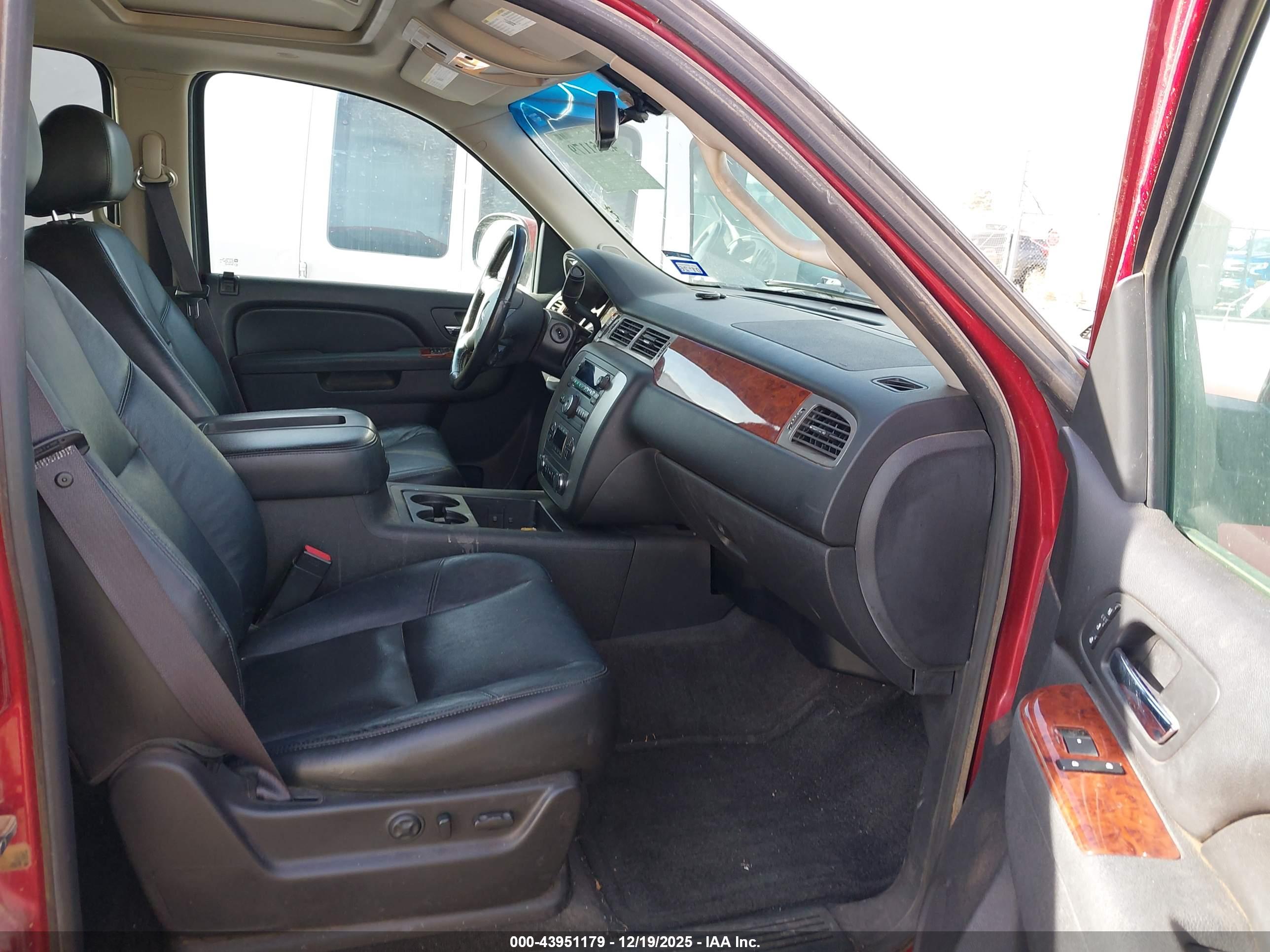 GMC YUKON image 5