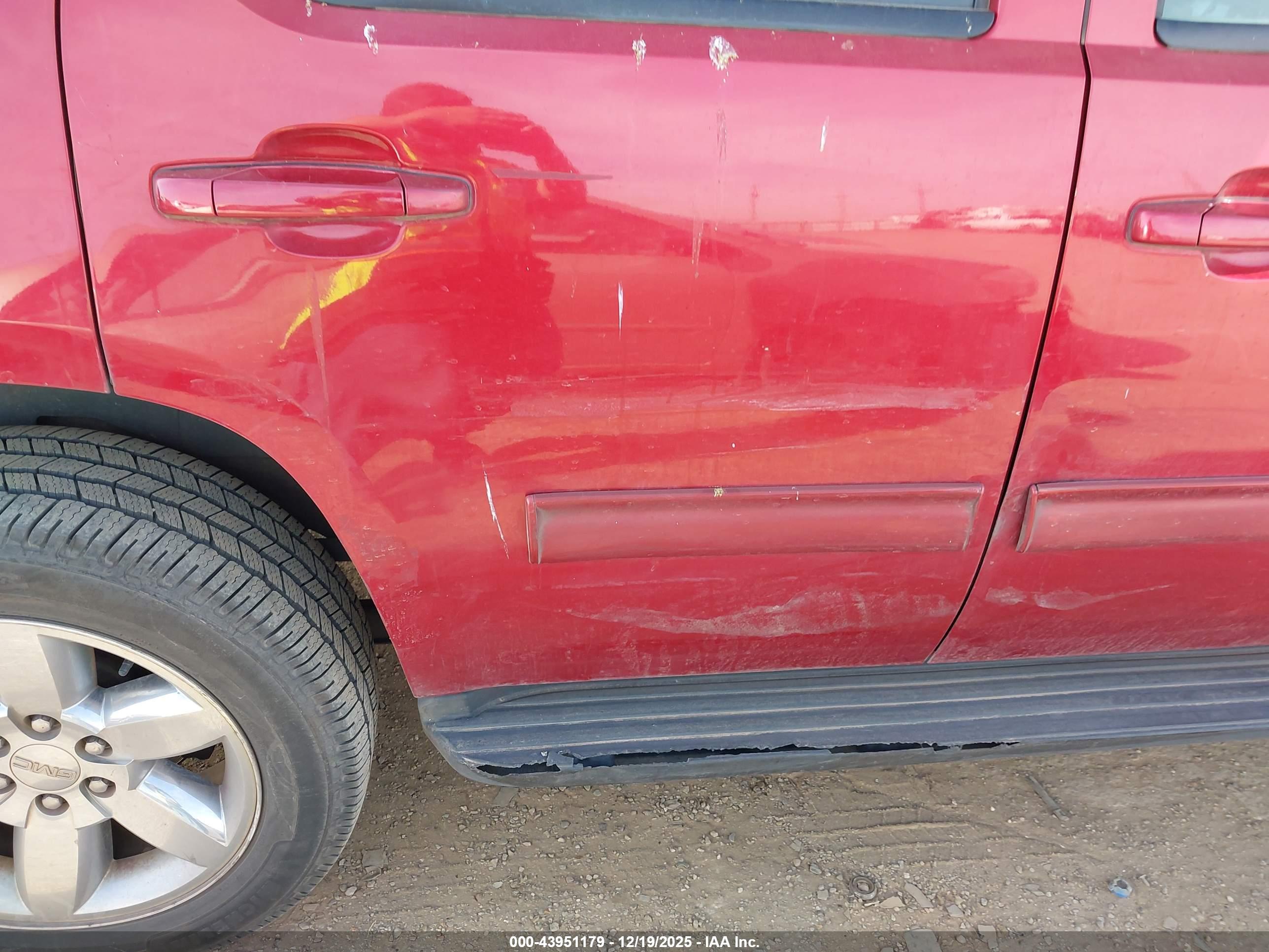GMC YUKON image 6
