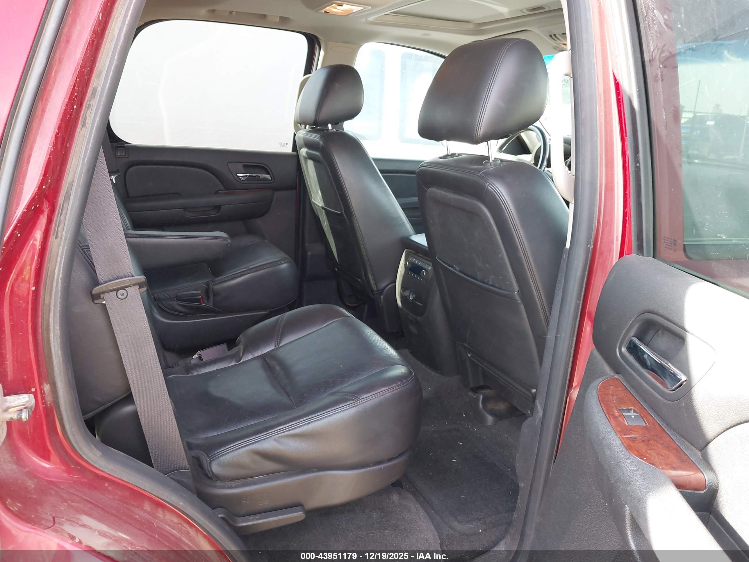 GMC YUKON image 8