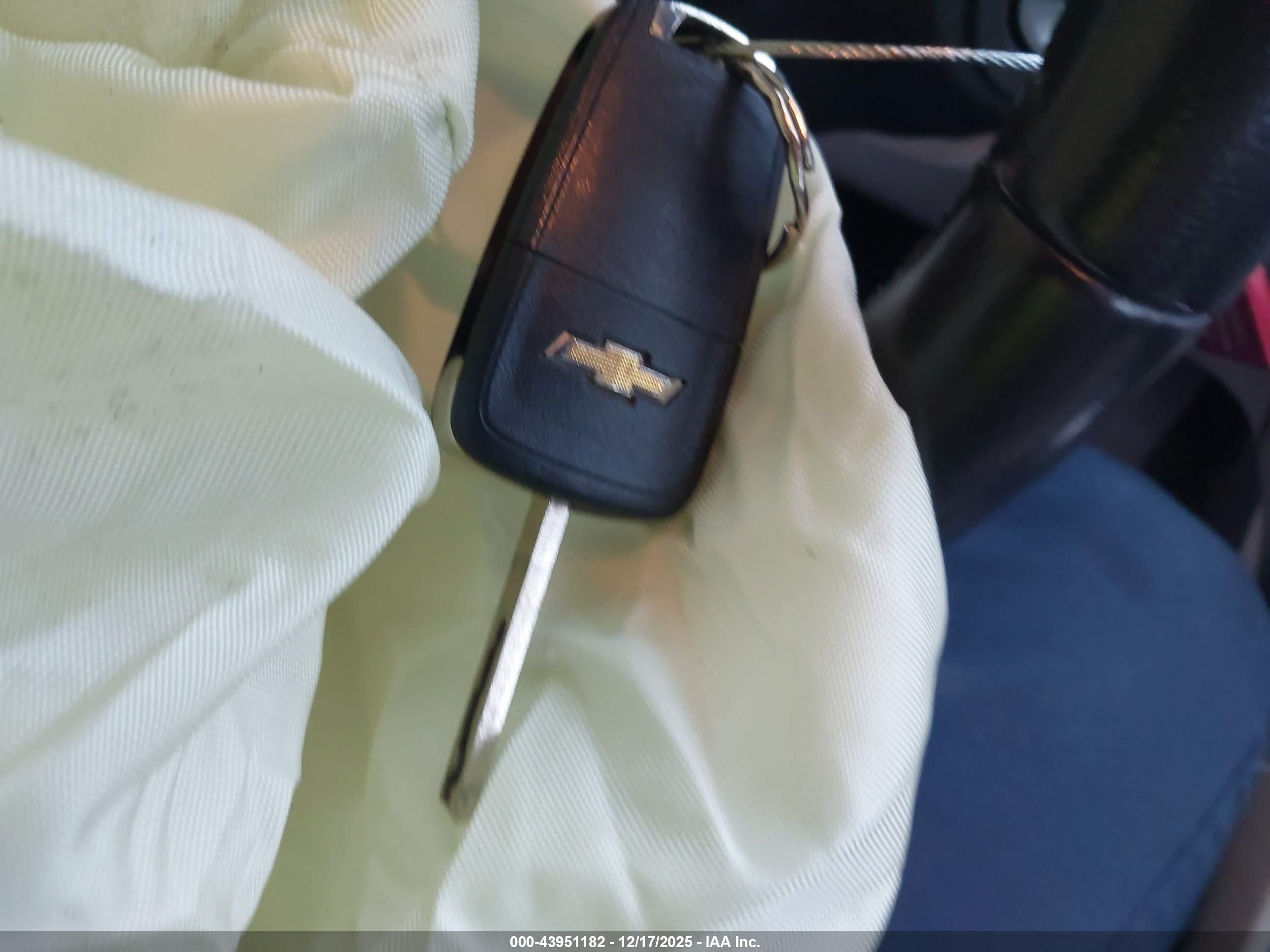 CHEVROLET EQUINOX image 11