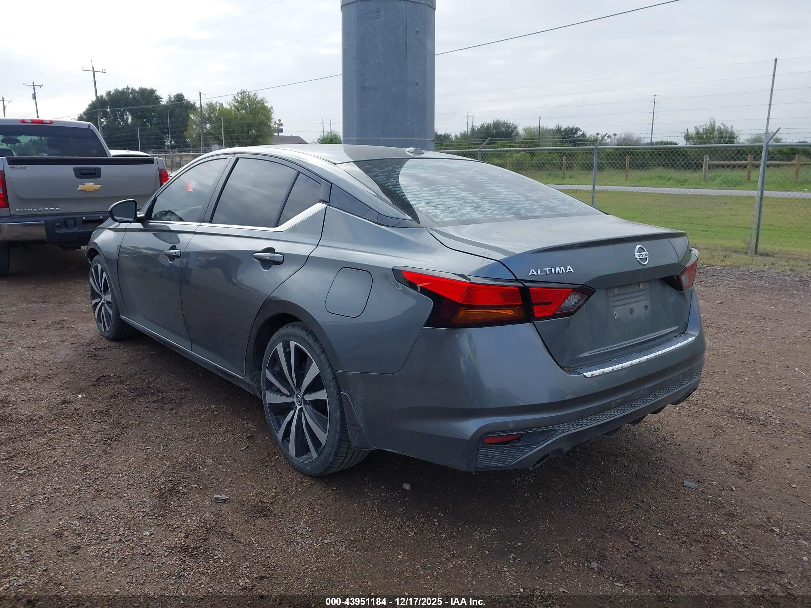 NISSAN ALTIMA image 3