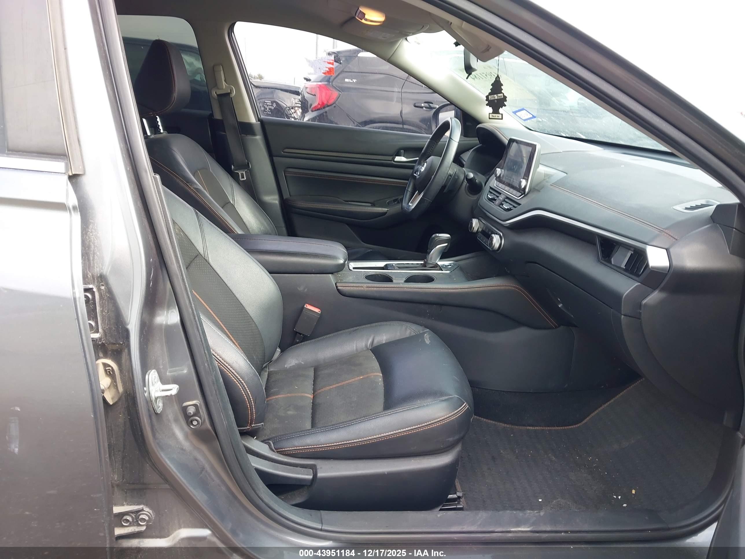NISSAN ALTIMA image 5