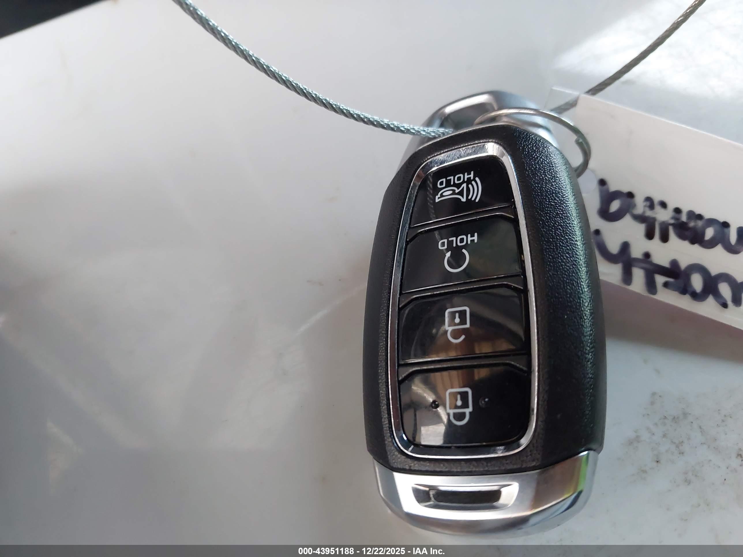 HYUNDAI KONA image 11