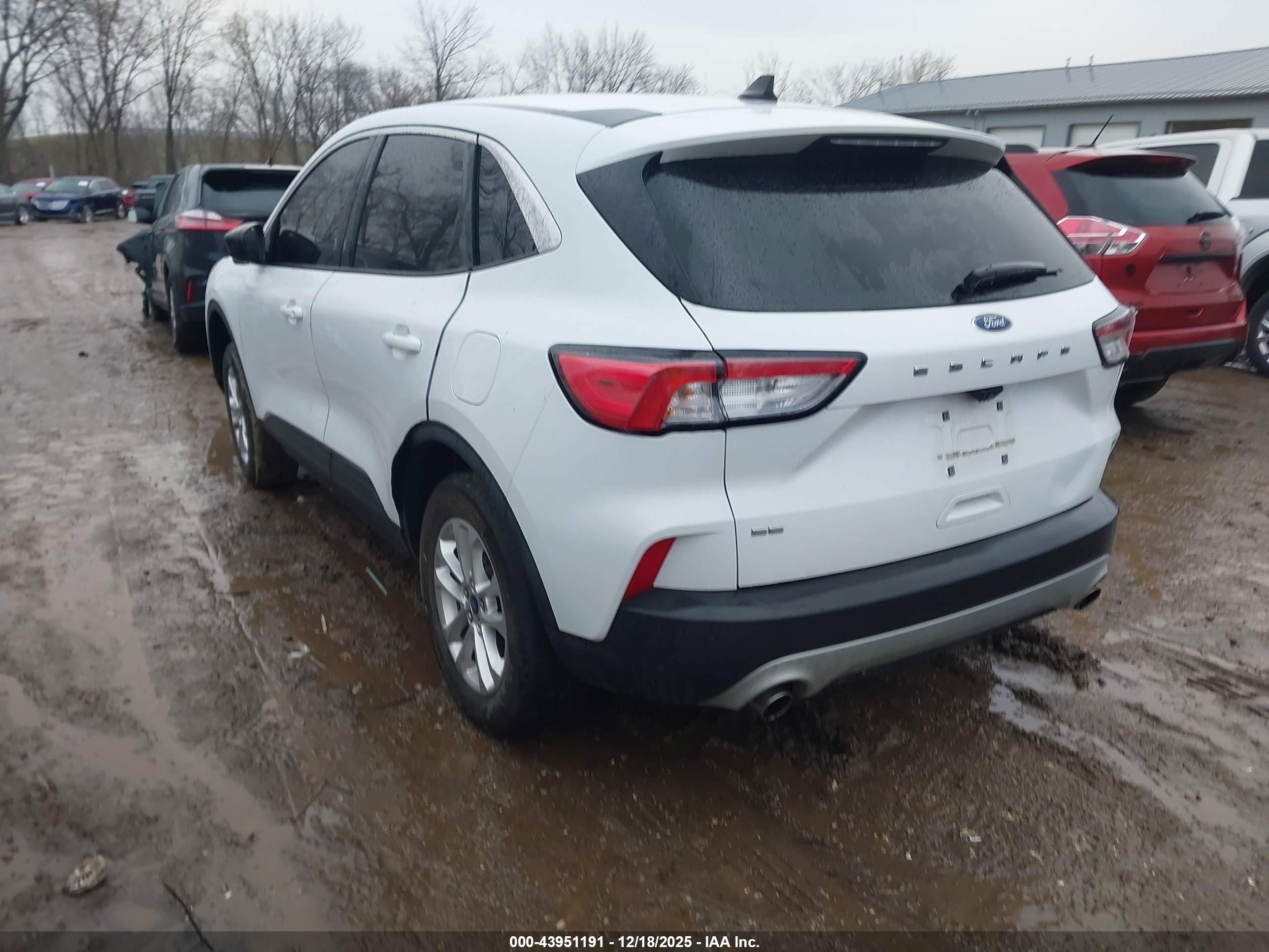 FORD ESCAPE image 3