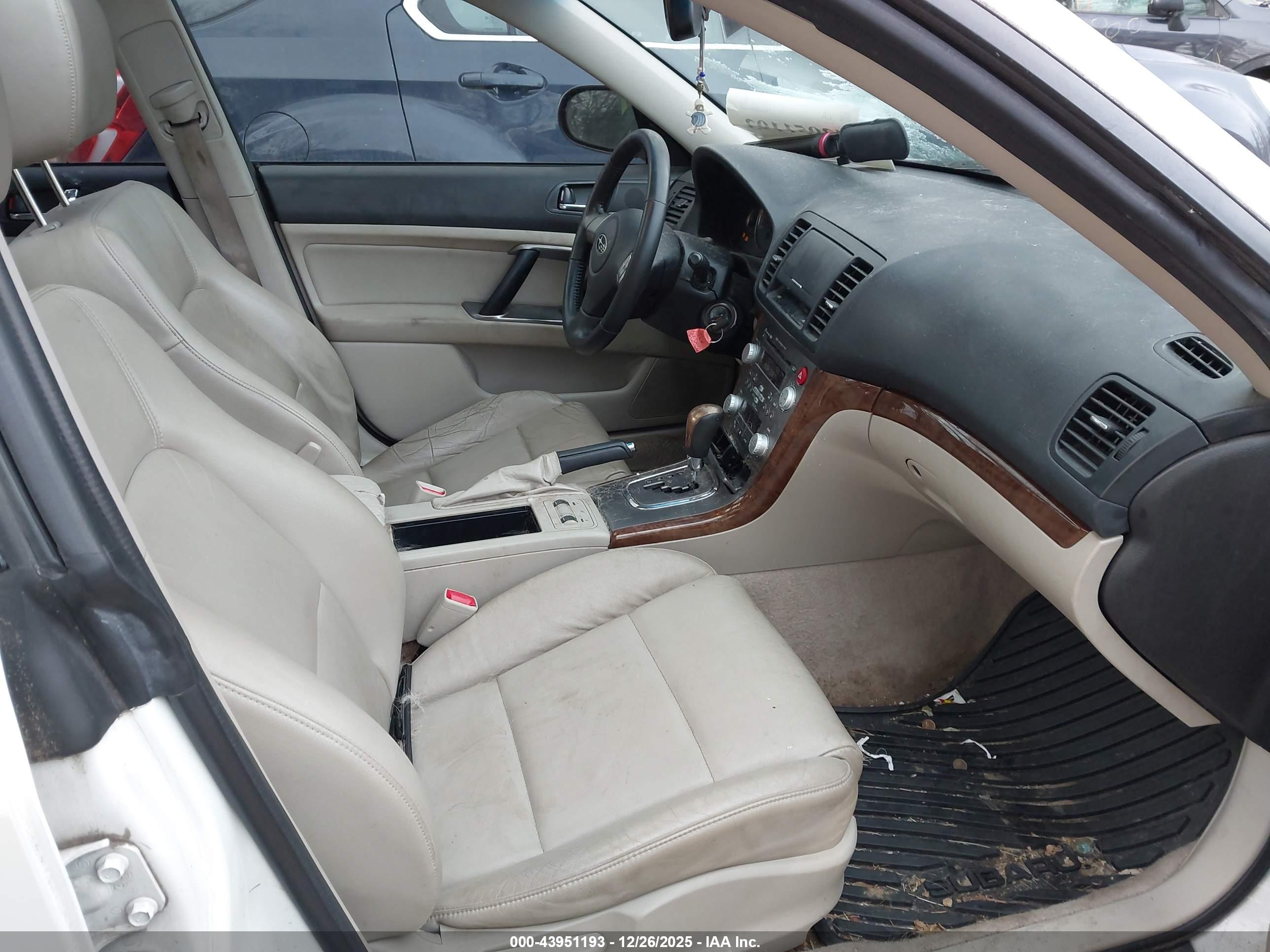 SUBARU OUTBACK image 5