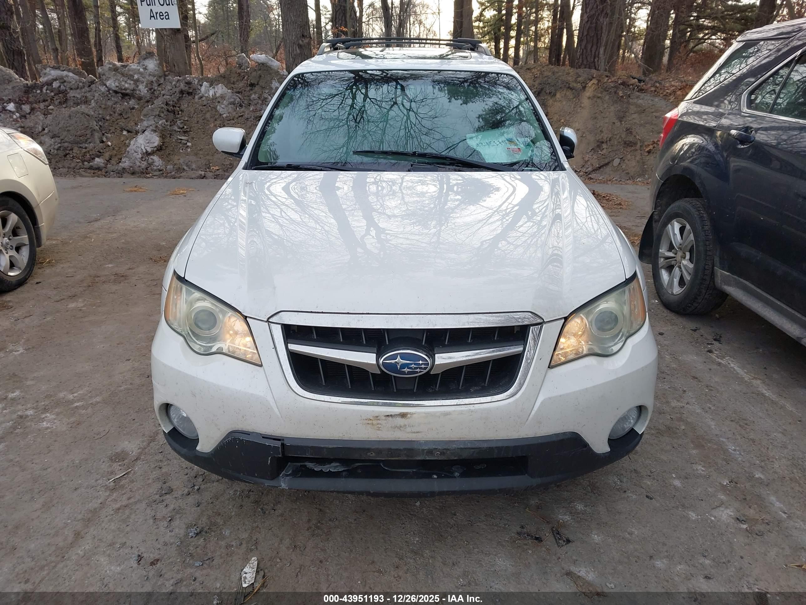 SUBARU OUTBACK image 6