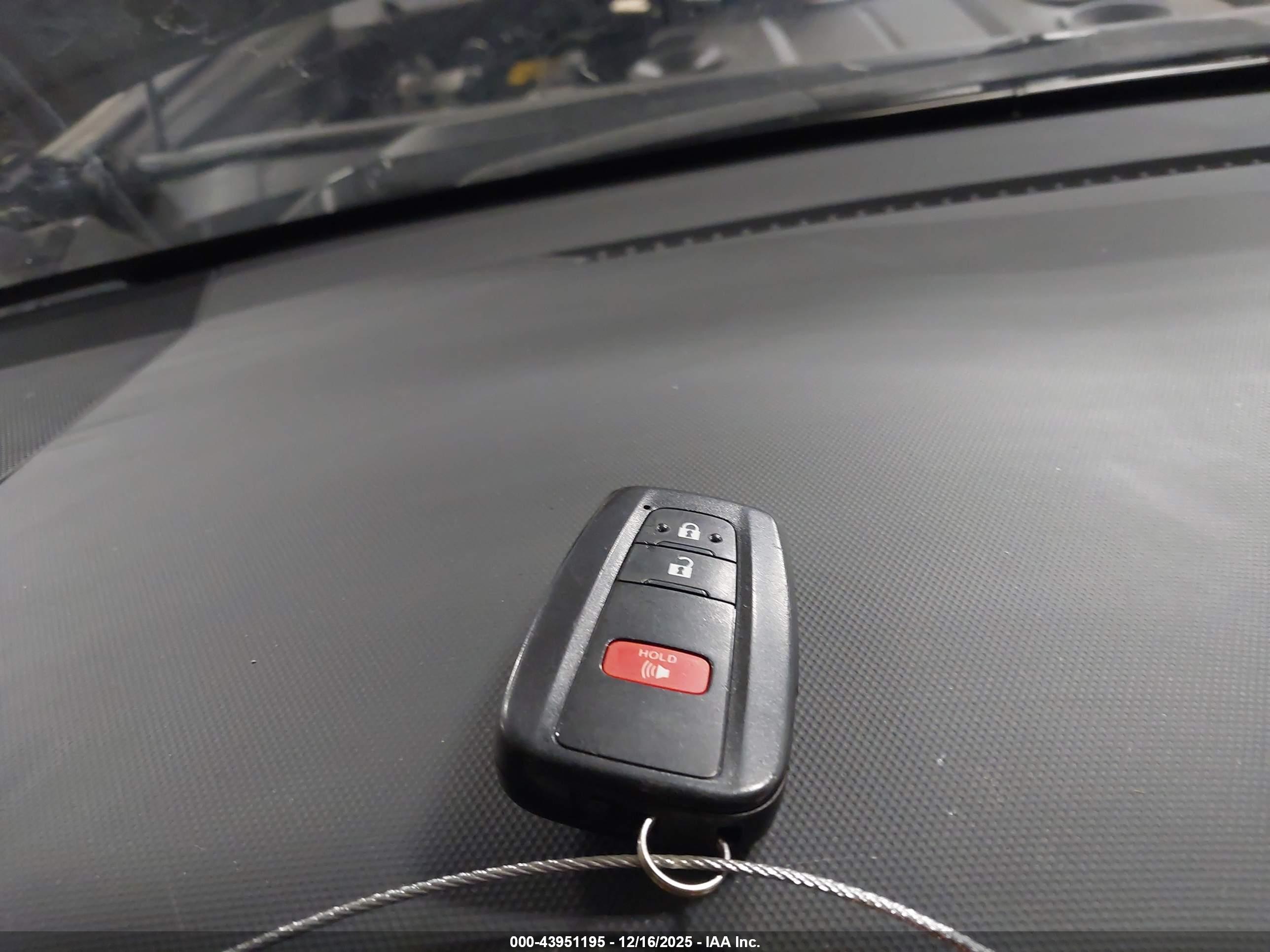 TOYOTA 4RUNNER image 11