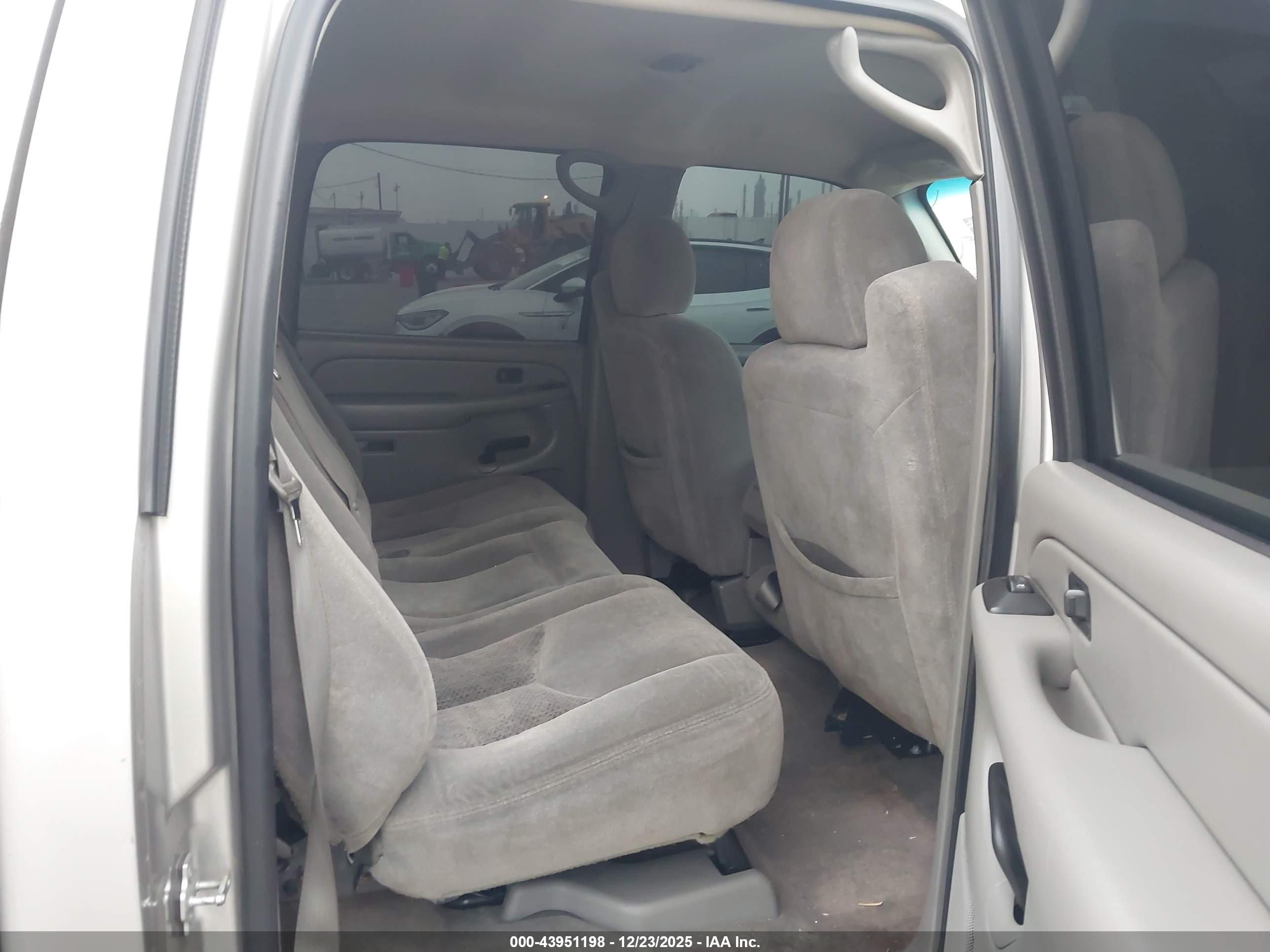 GMC SIERRA image 8