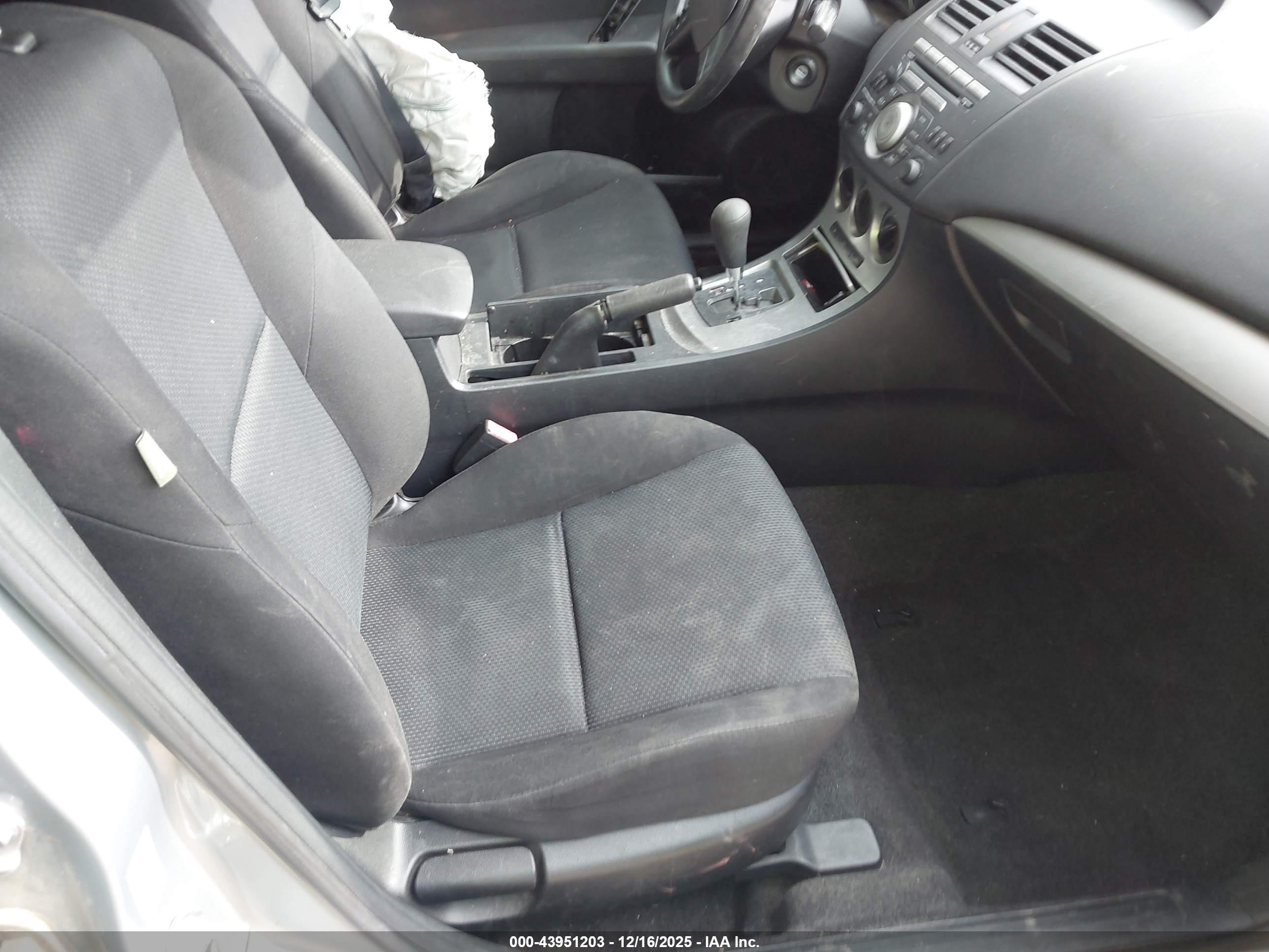 MAZDA MAZDA3 image 5