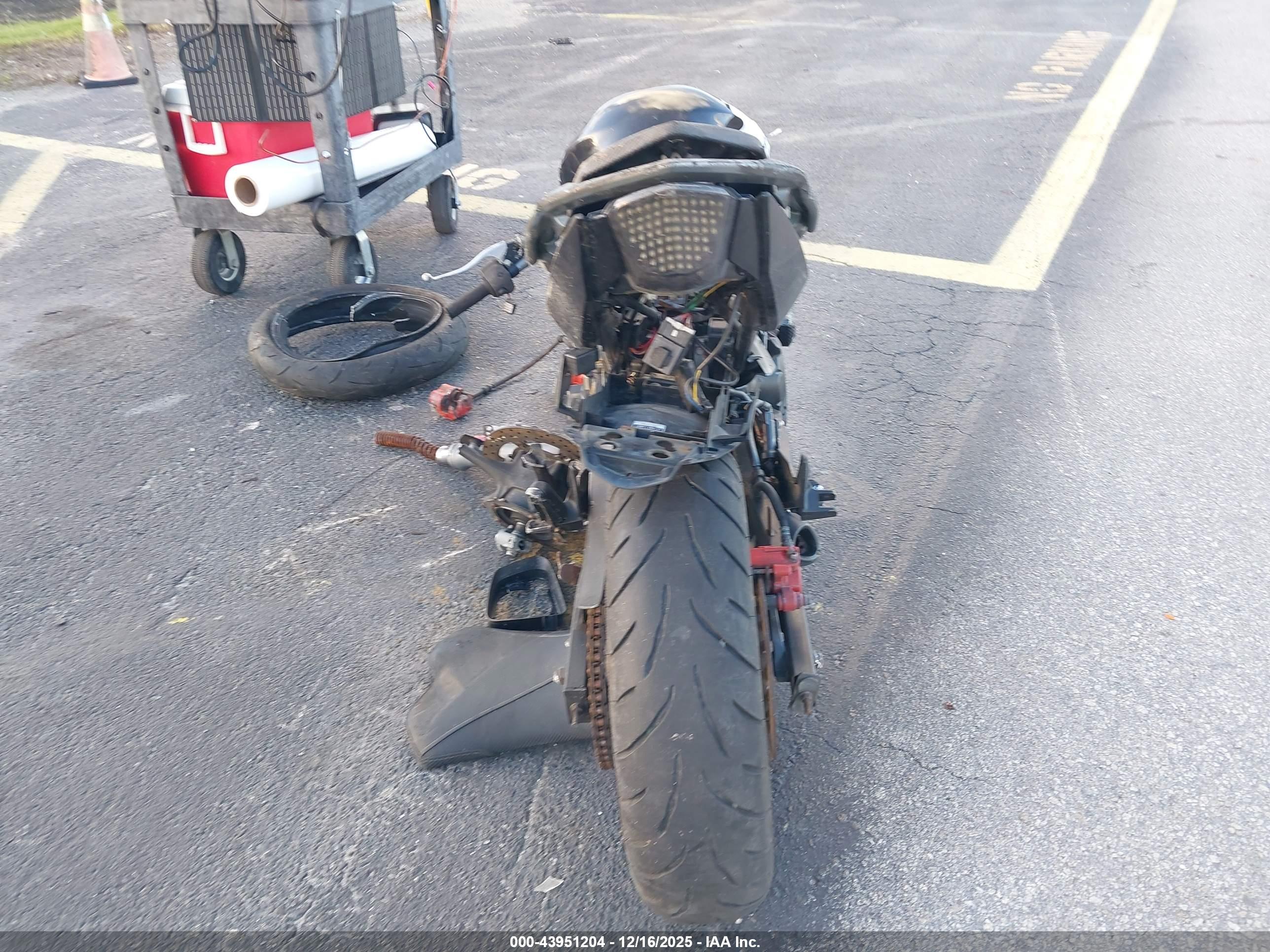YAMAHA FZ6 image 6