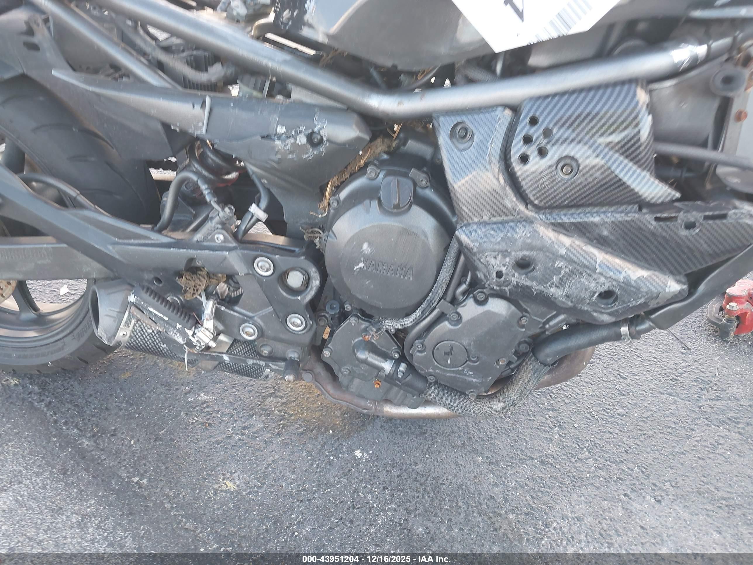 YAMAHA FZ6 image 8