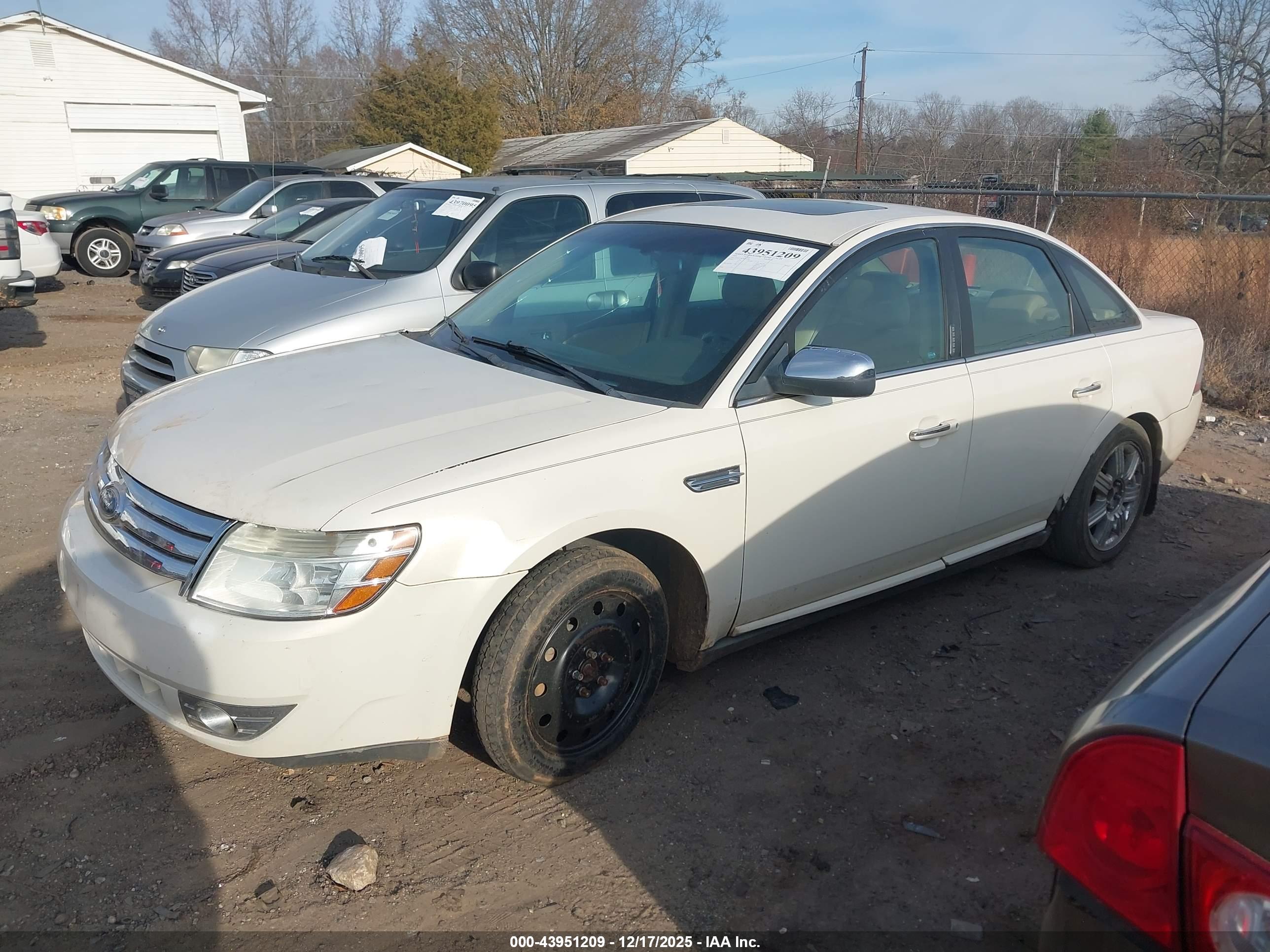 FORD TAURUS image 2
