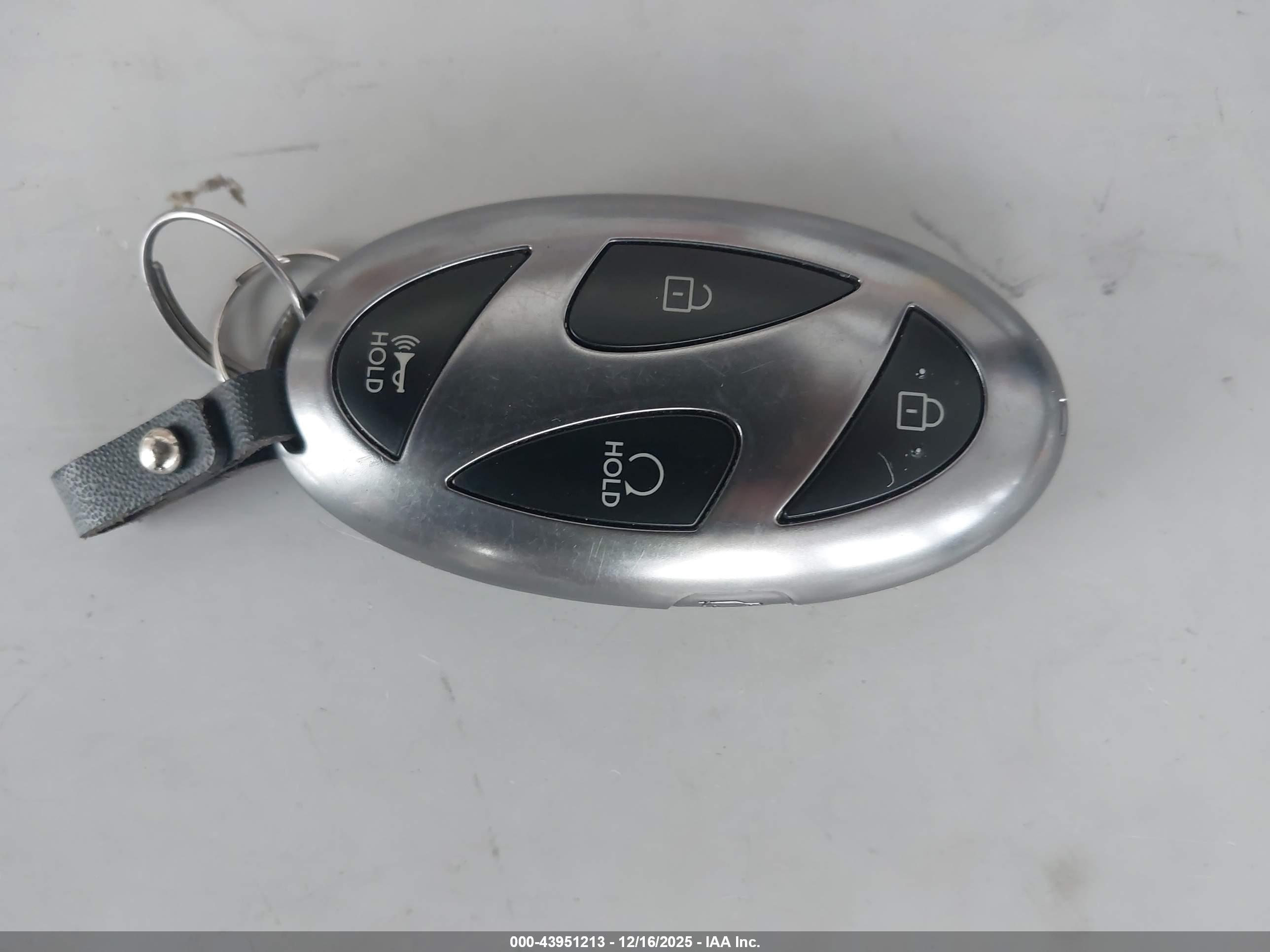 HYUNDAI TUCSON image 11
