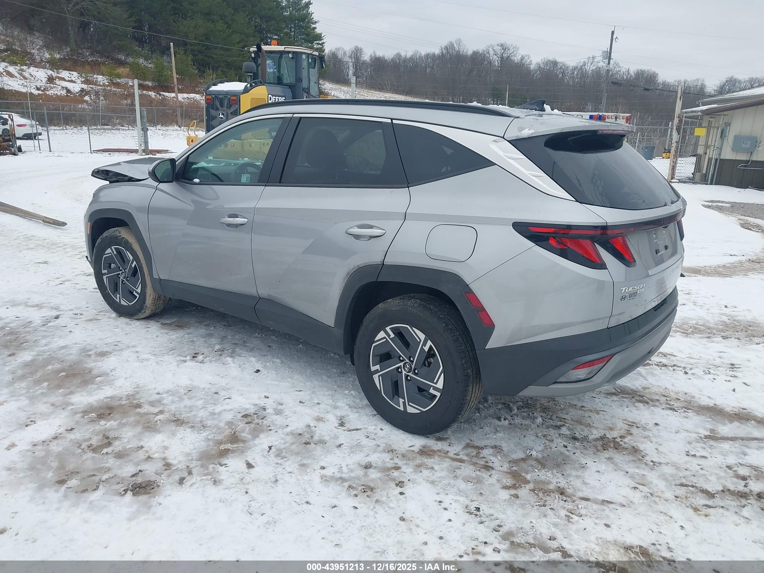 HYUNDAI TUCSON image 3