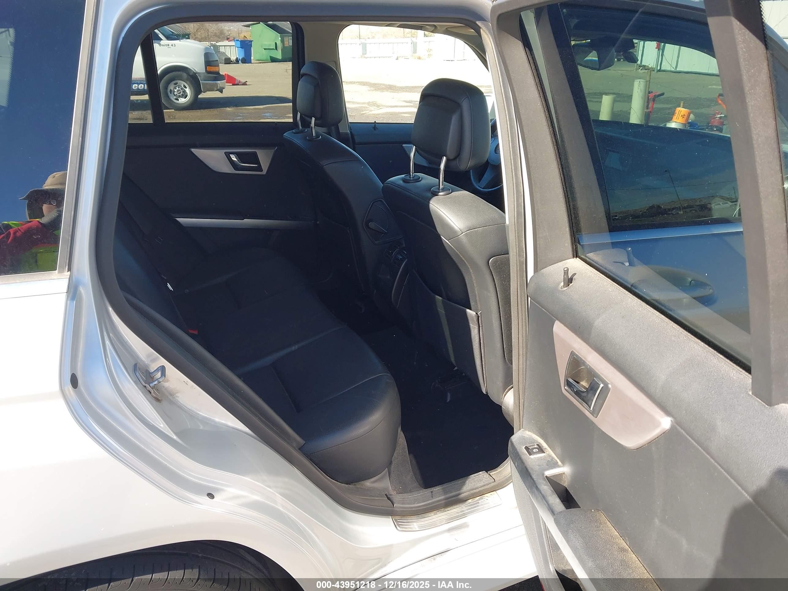 MERCEDES-BENZ GLK image 8