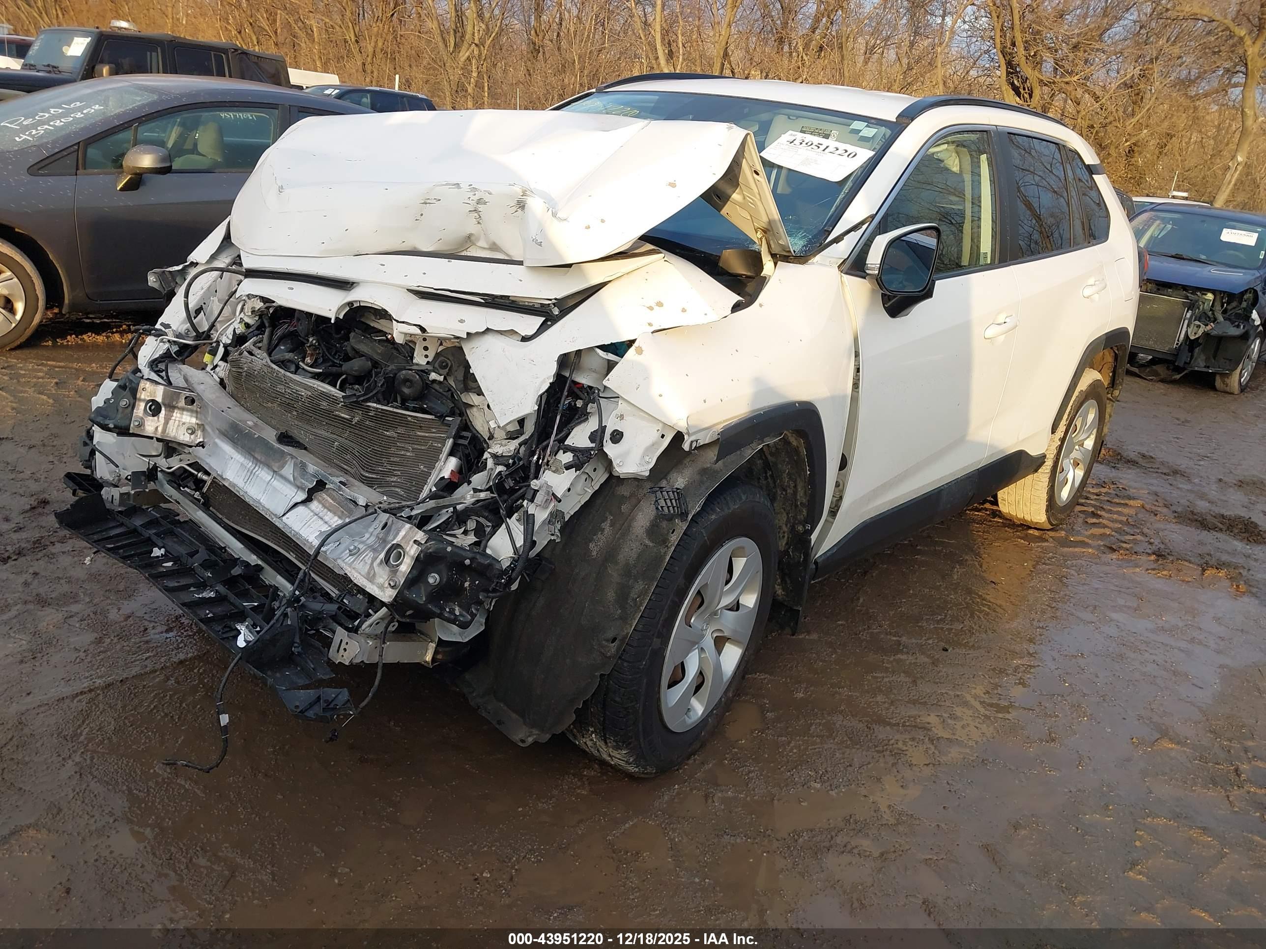 TOYOTA RAV4 image 2