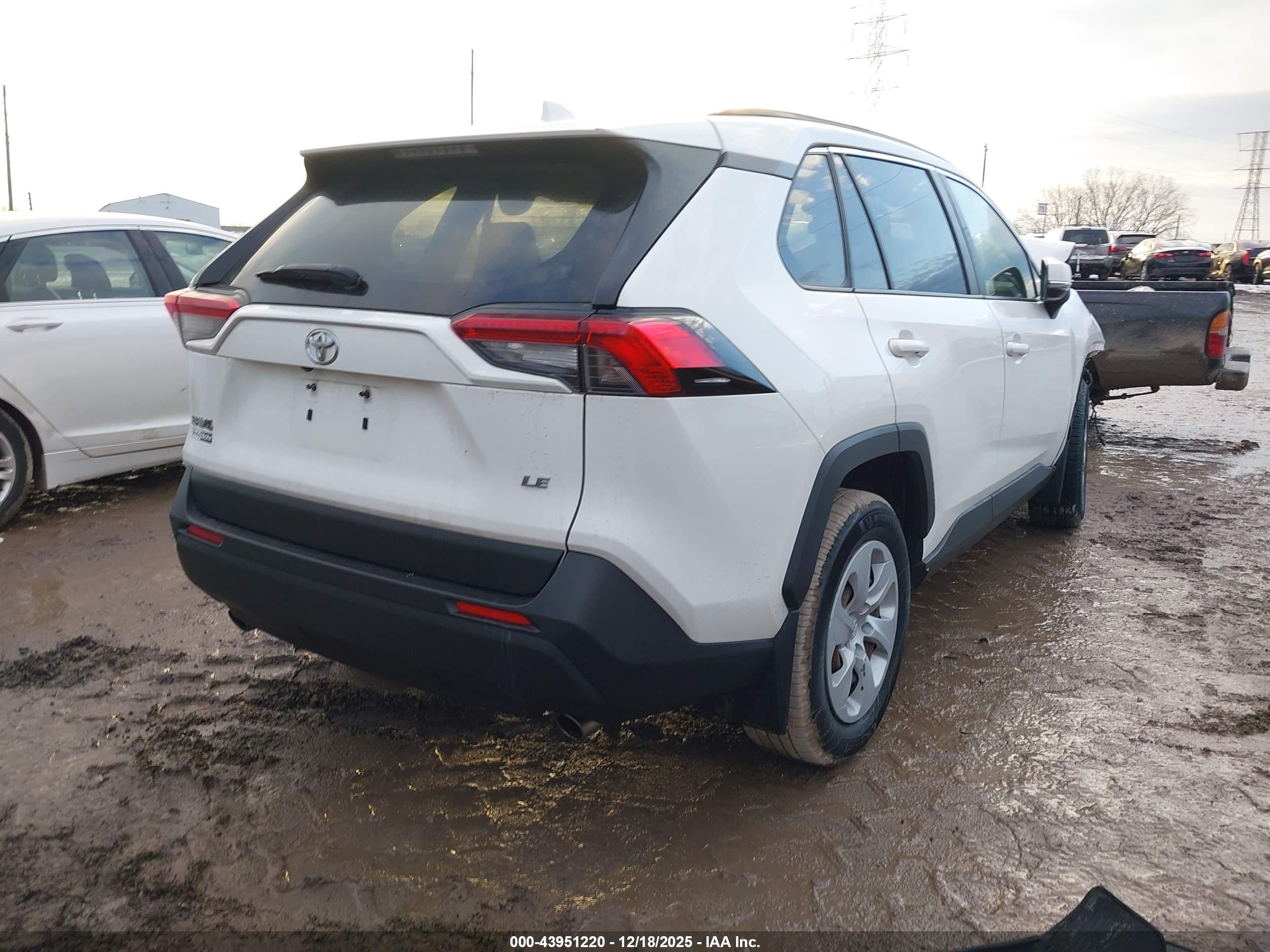 TOYOTA RAV4 image 4