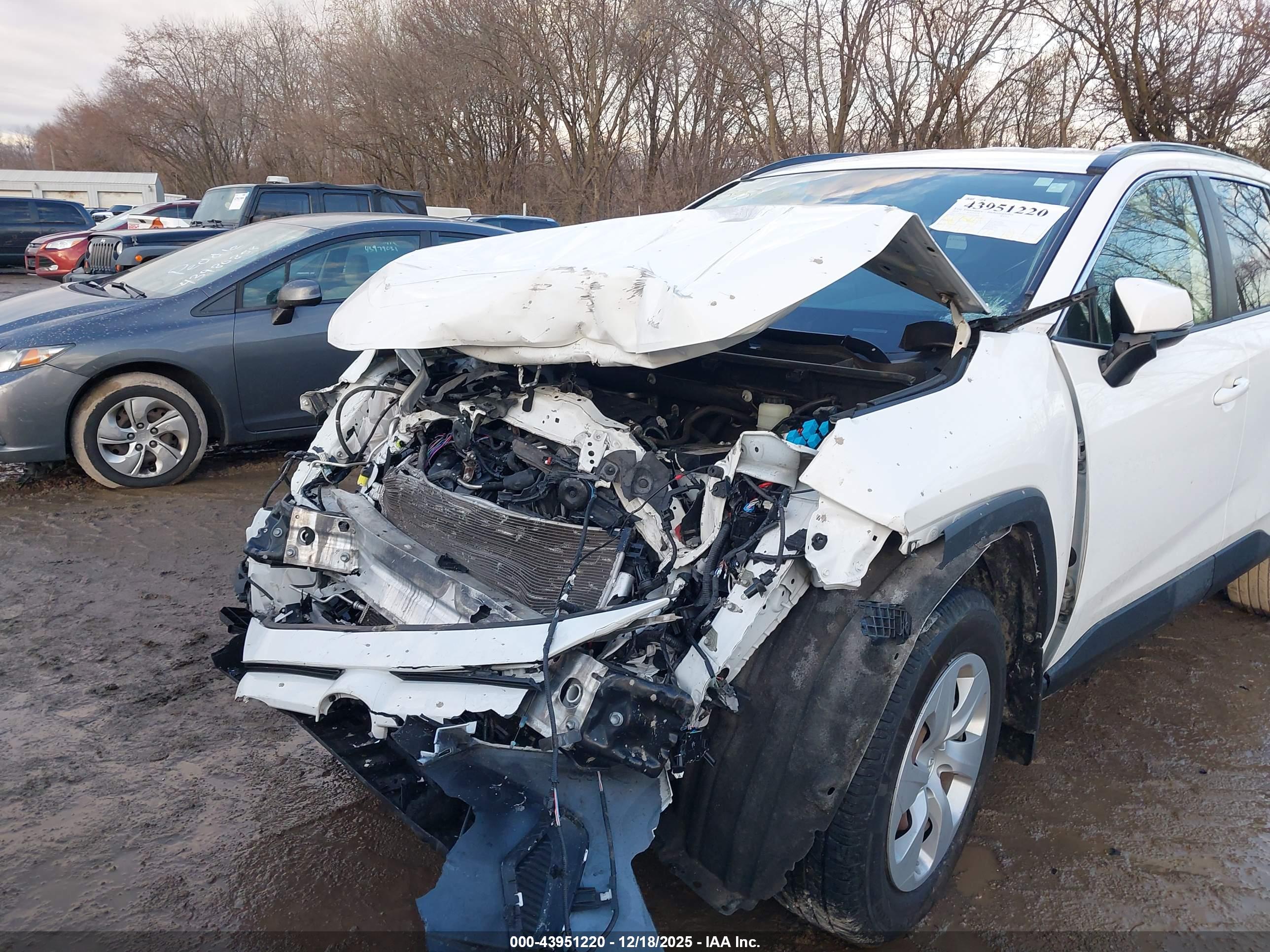 TOYOTA RAV4 image 6