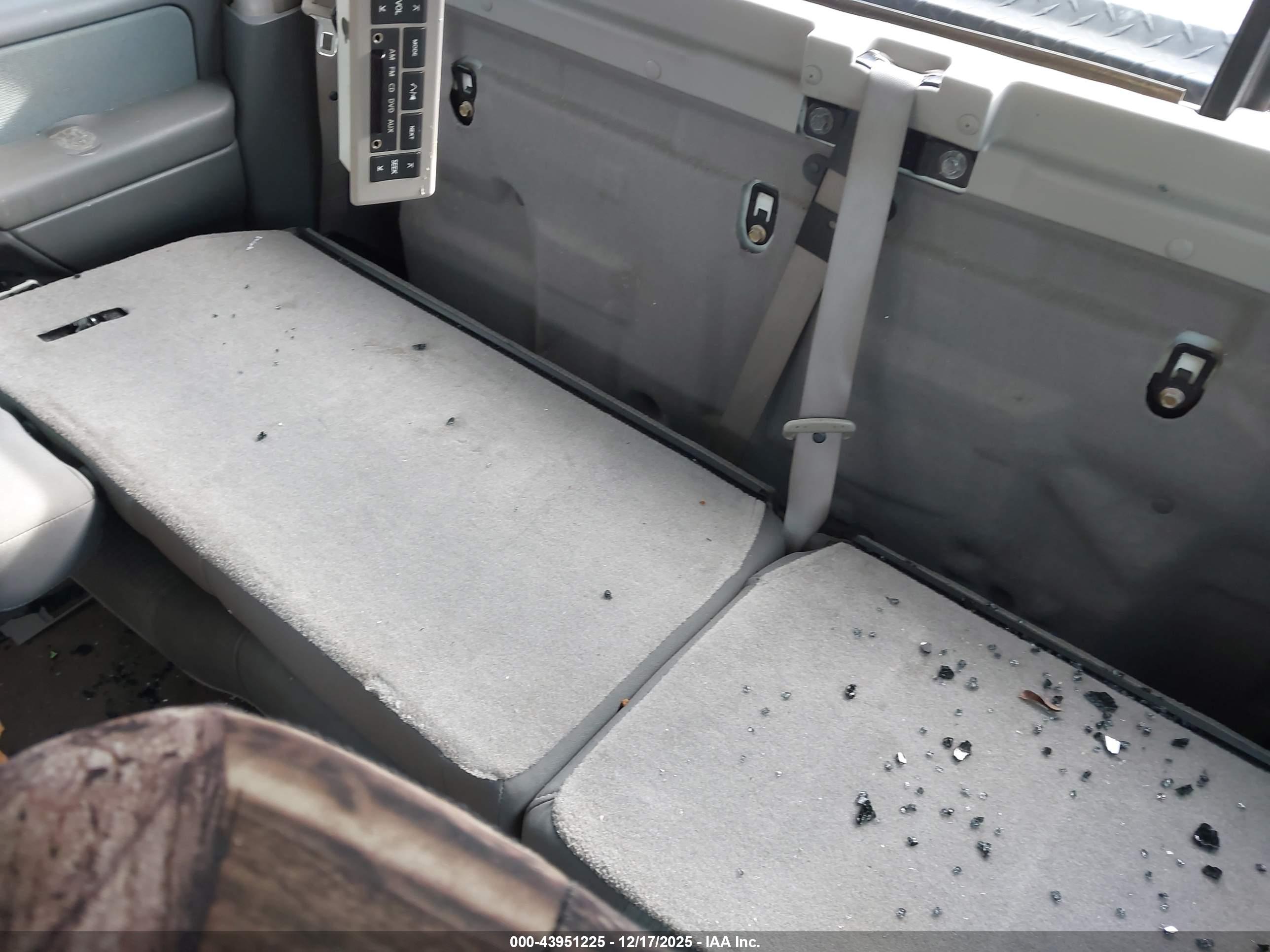 NISSAN TITAN image 8