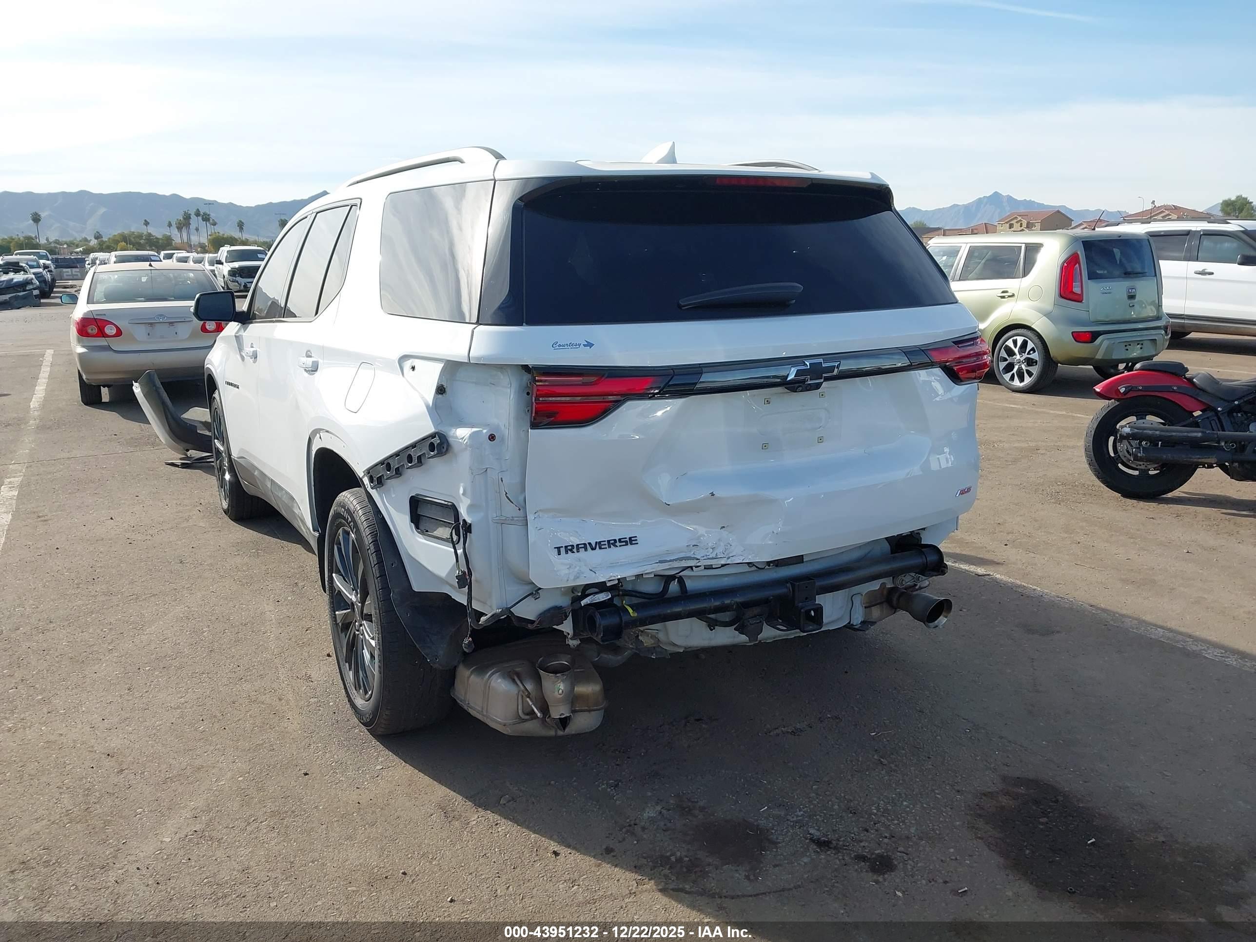CHEVROLET TRAVERSE image 6