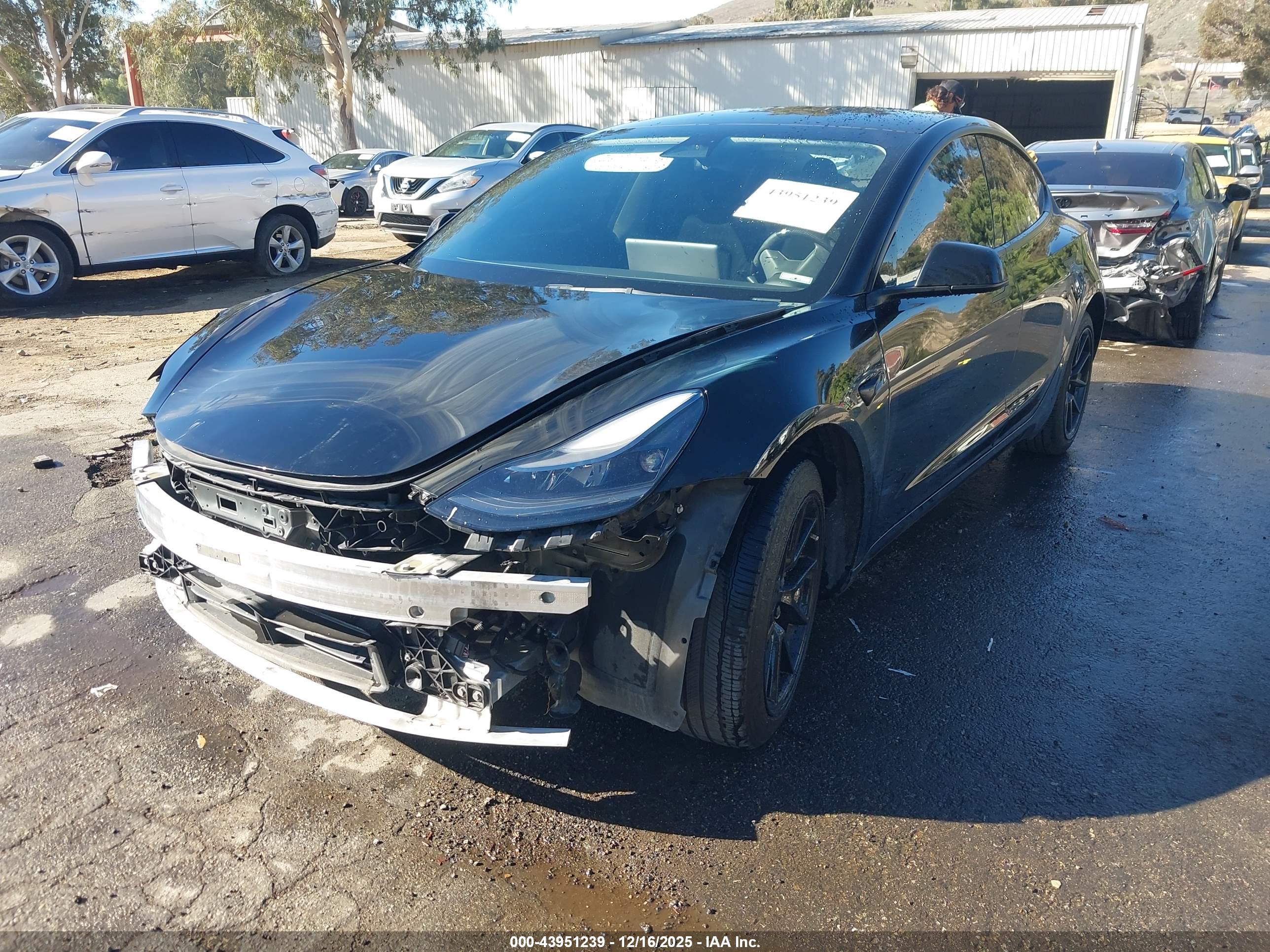 TESLA MODEL image 2