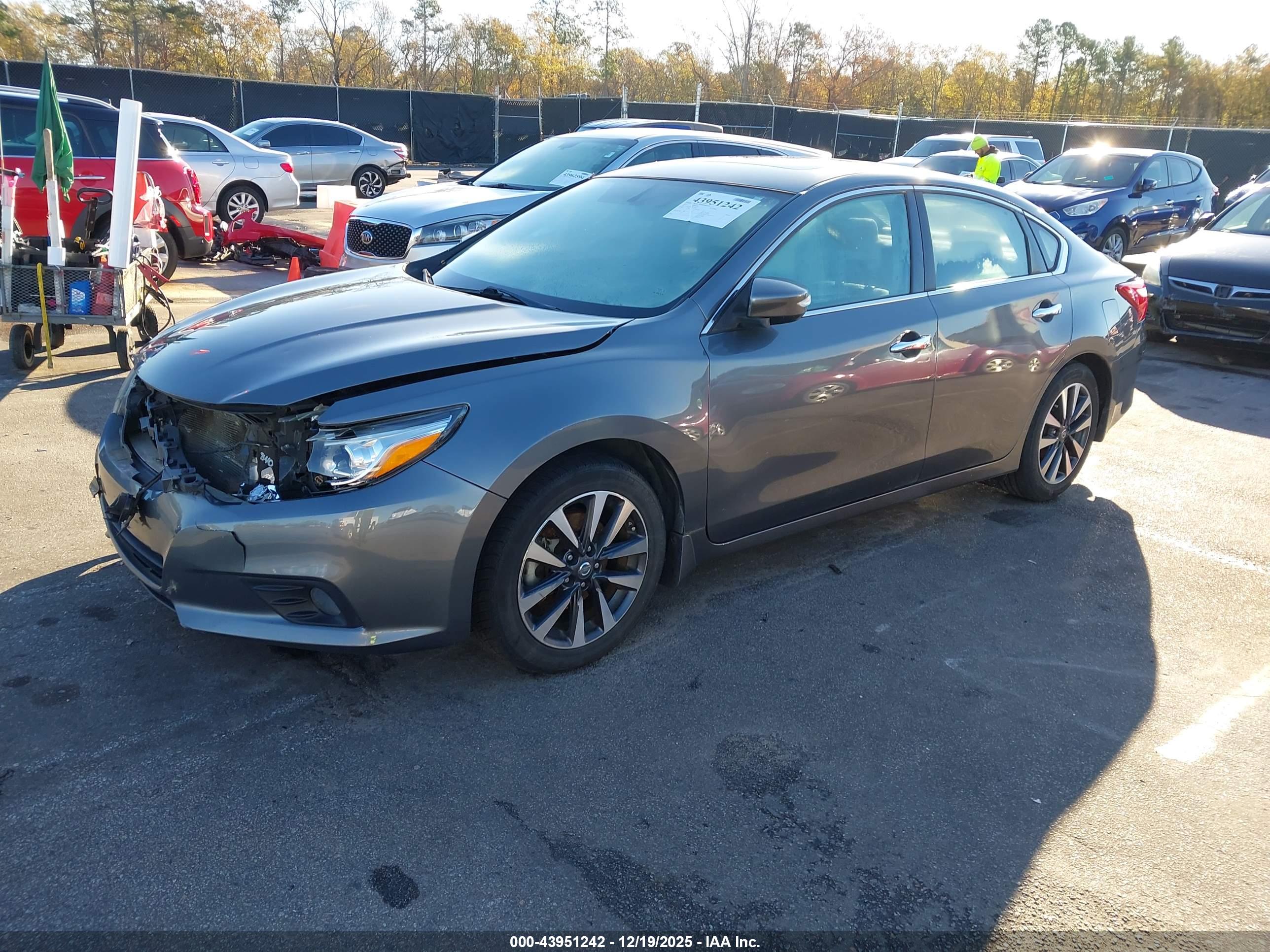 NISSAN ALTIMA image 2