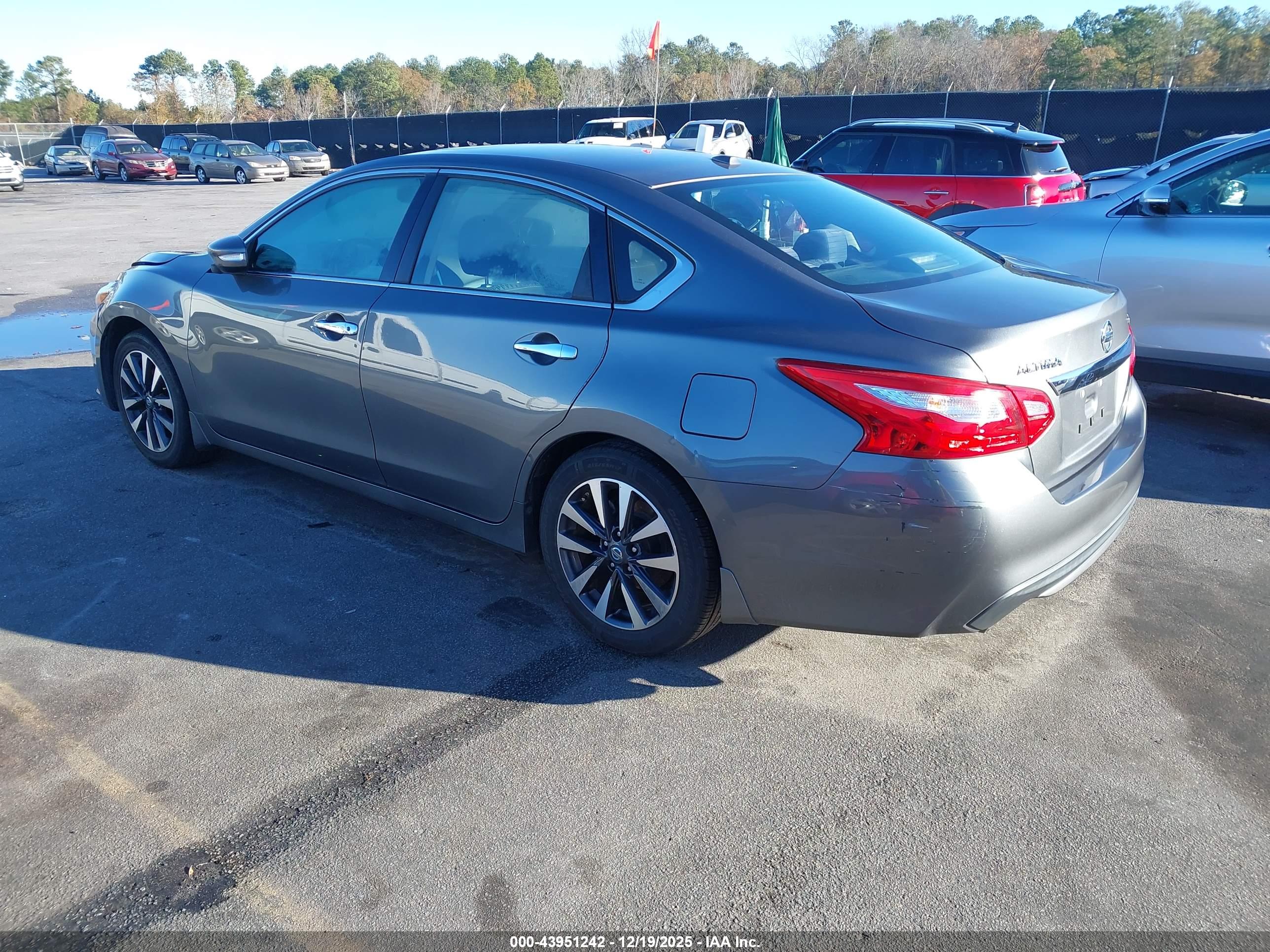 NISSAN ALTIMA image 3