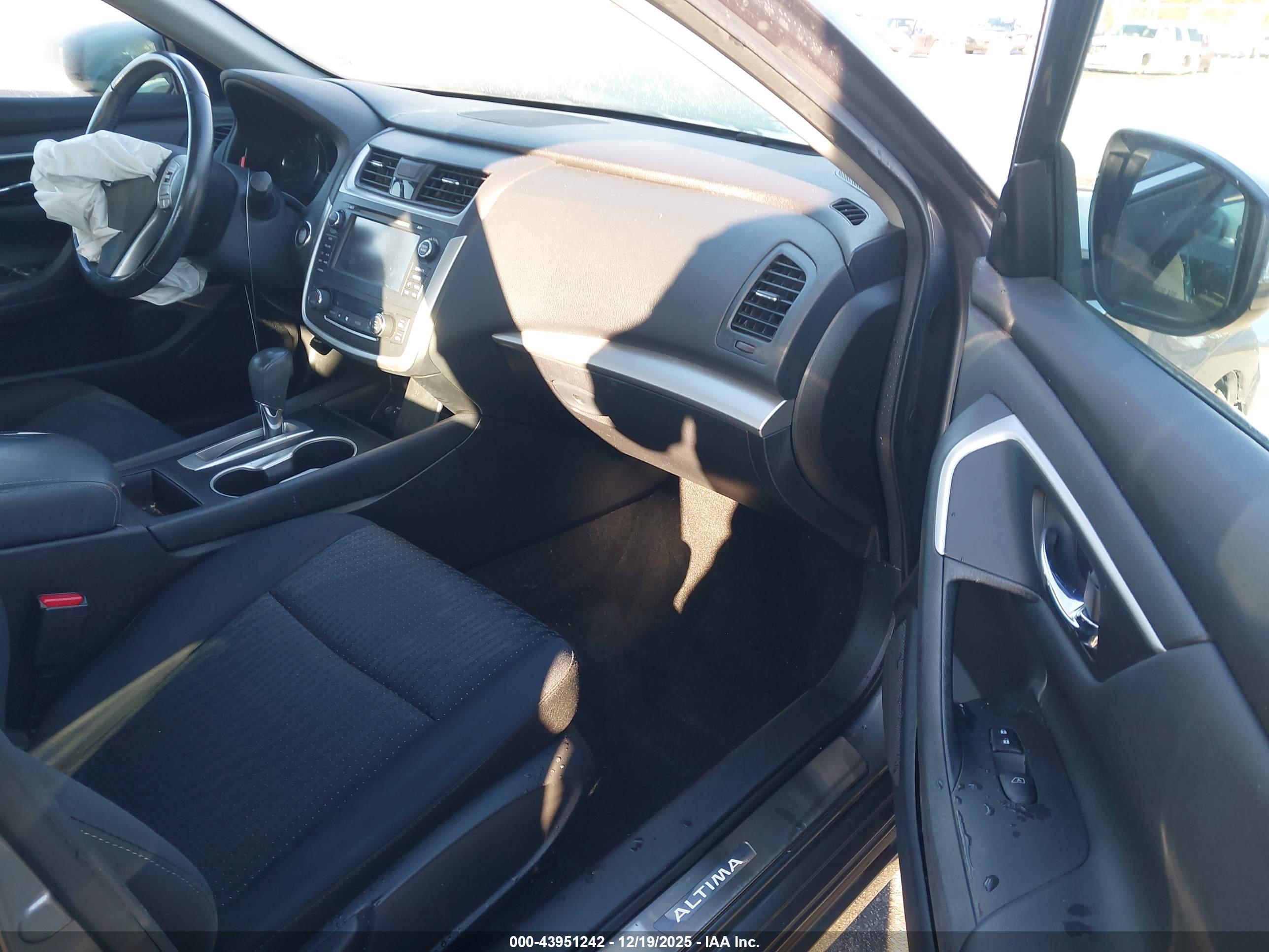 NISSAN ALTIMA image 5
