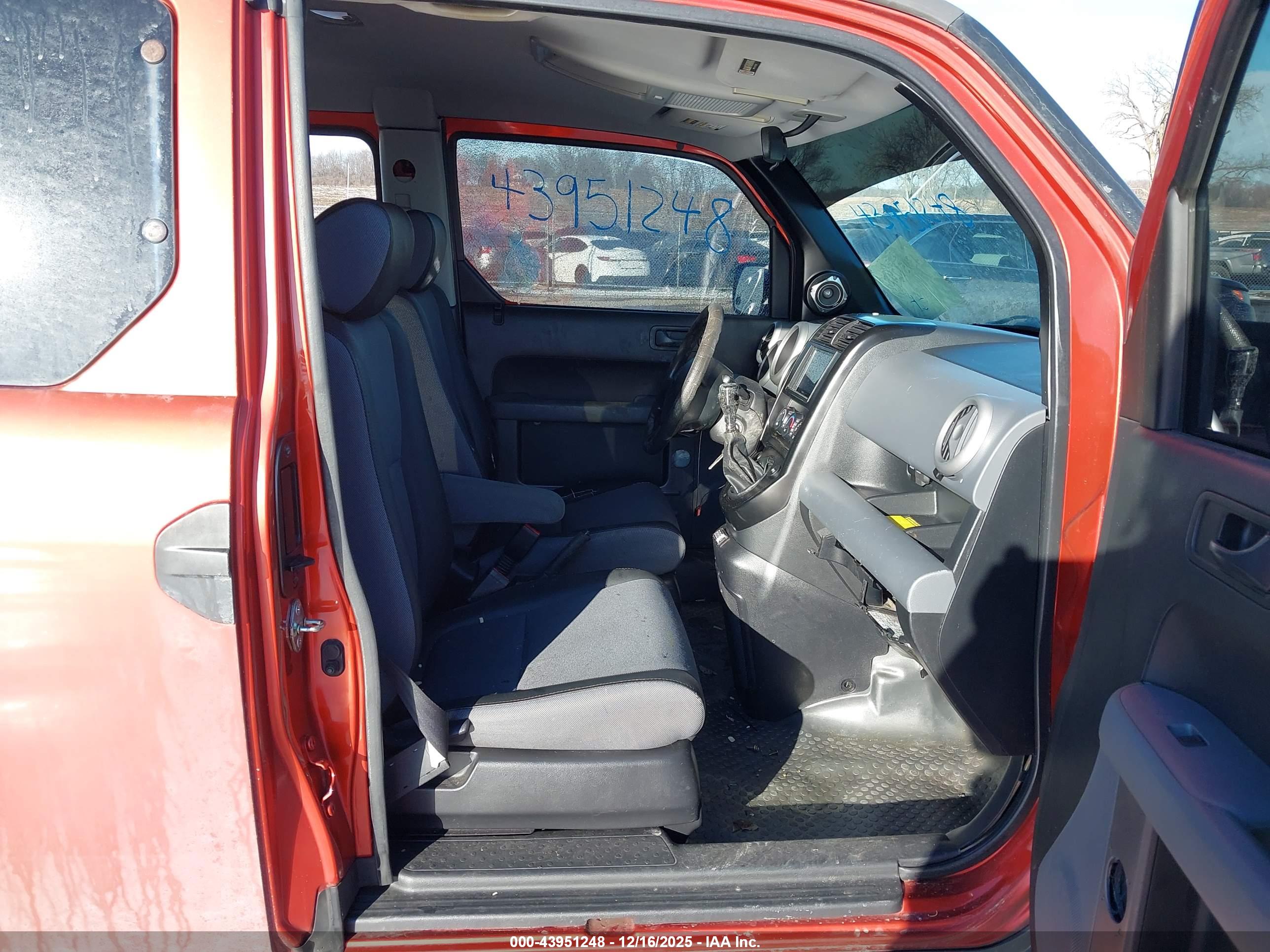 HONDA ELEMENT image 5