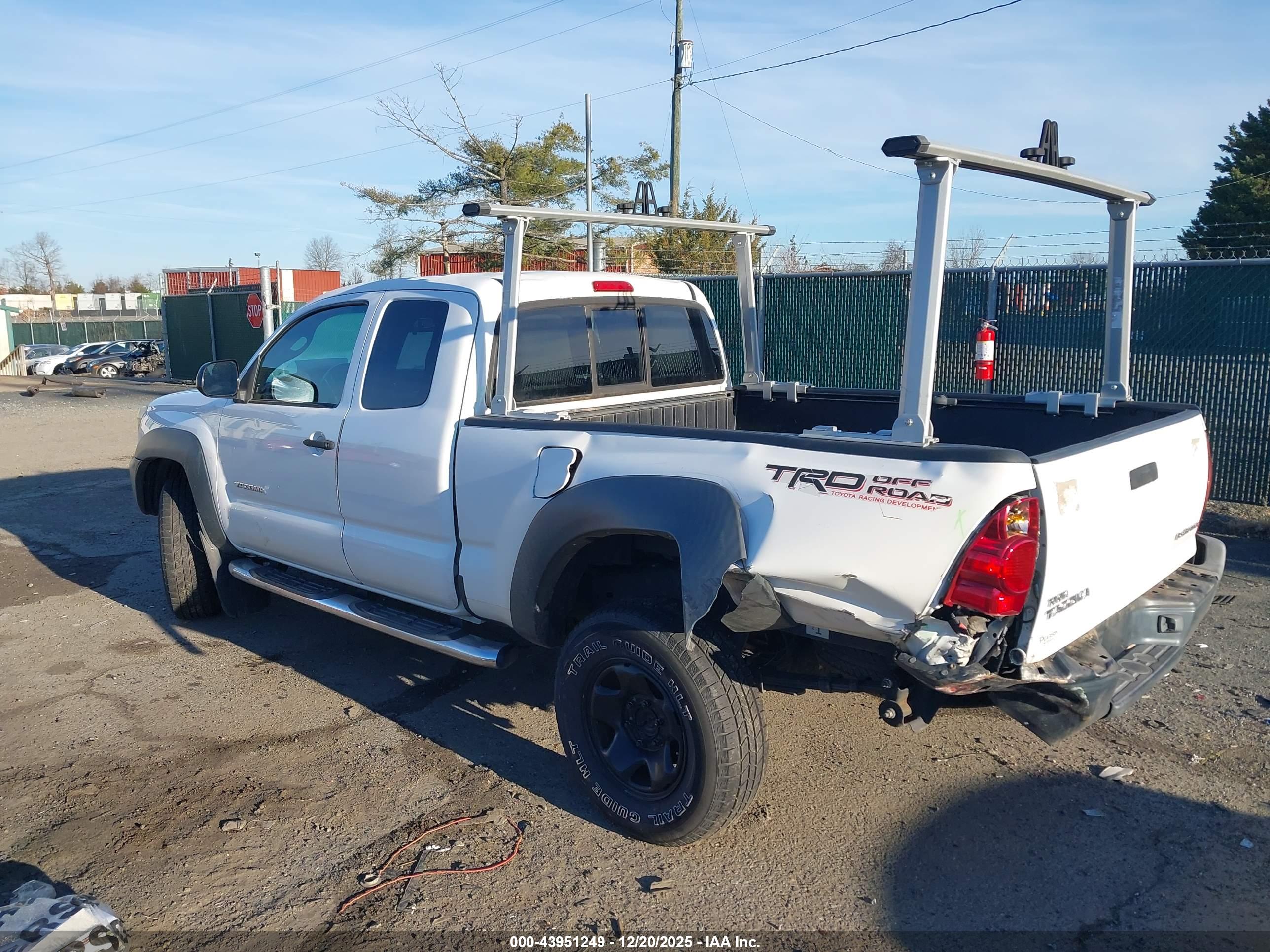 TOYOTA TACOMA image 3
