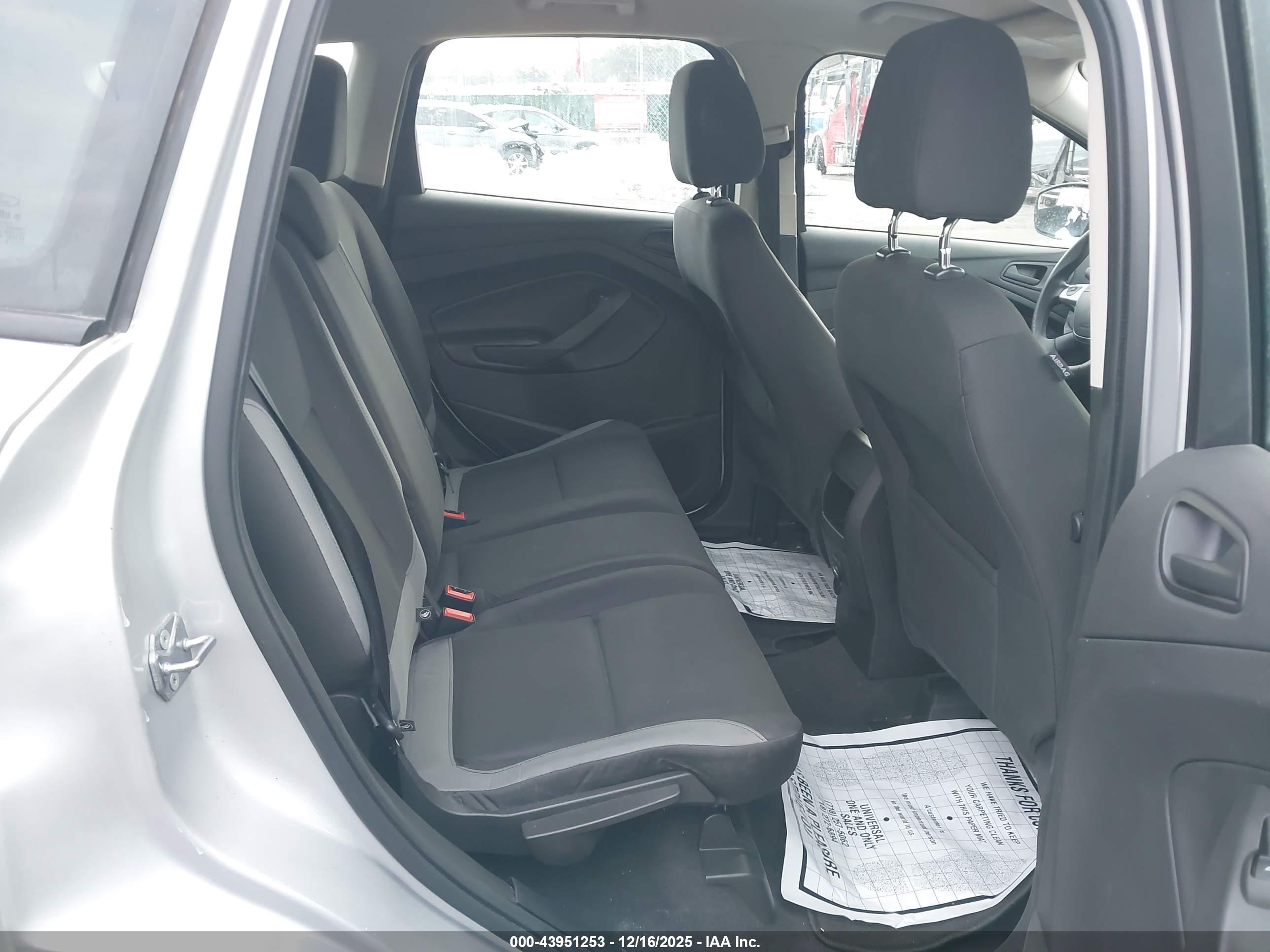 FORD ESCAPE image 8