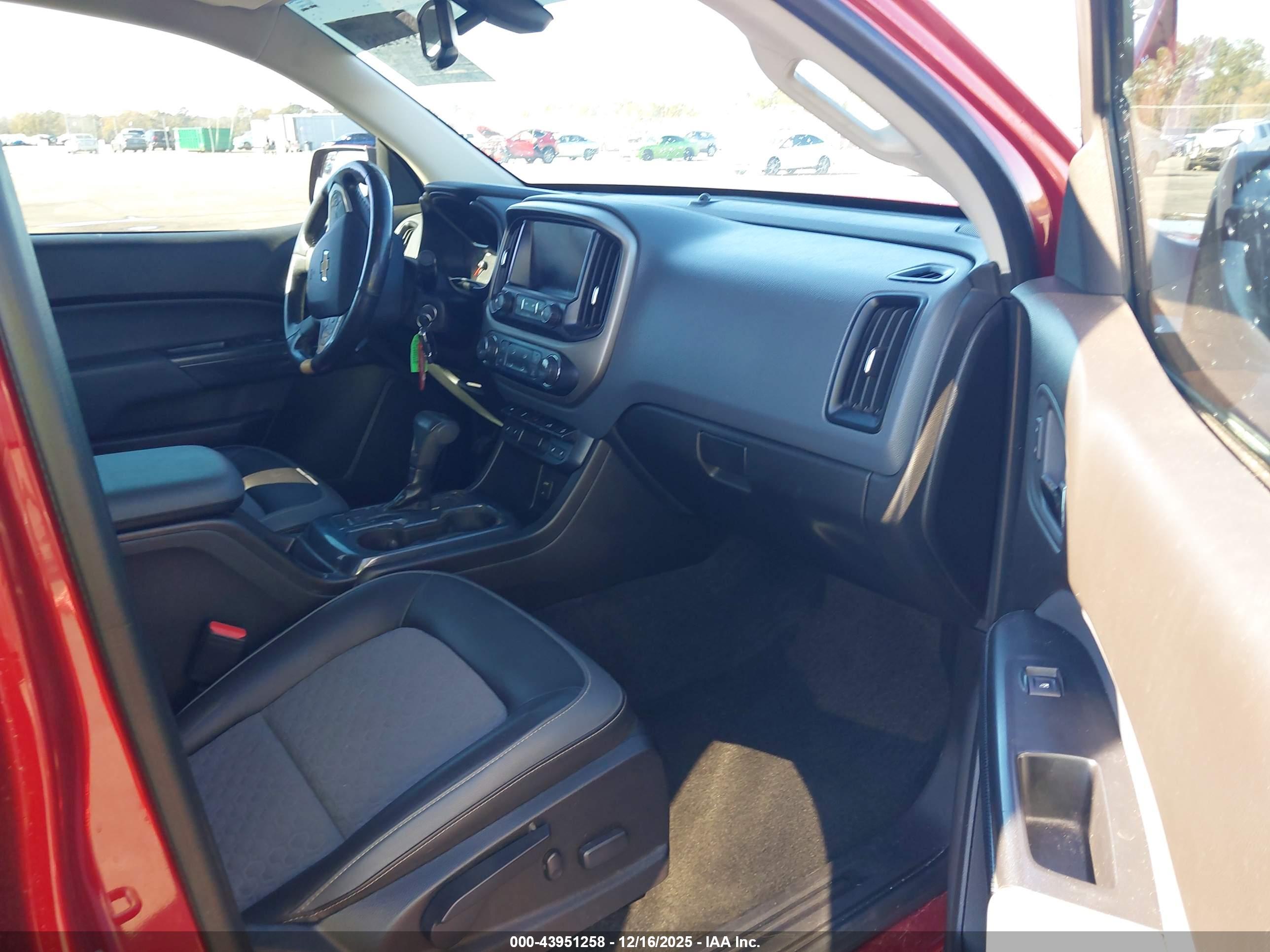 CHEVROLET COLORADO image 5