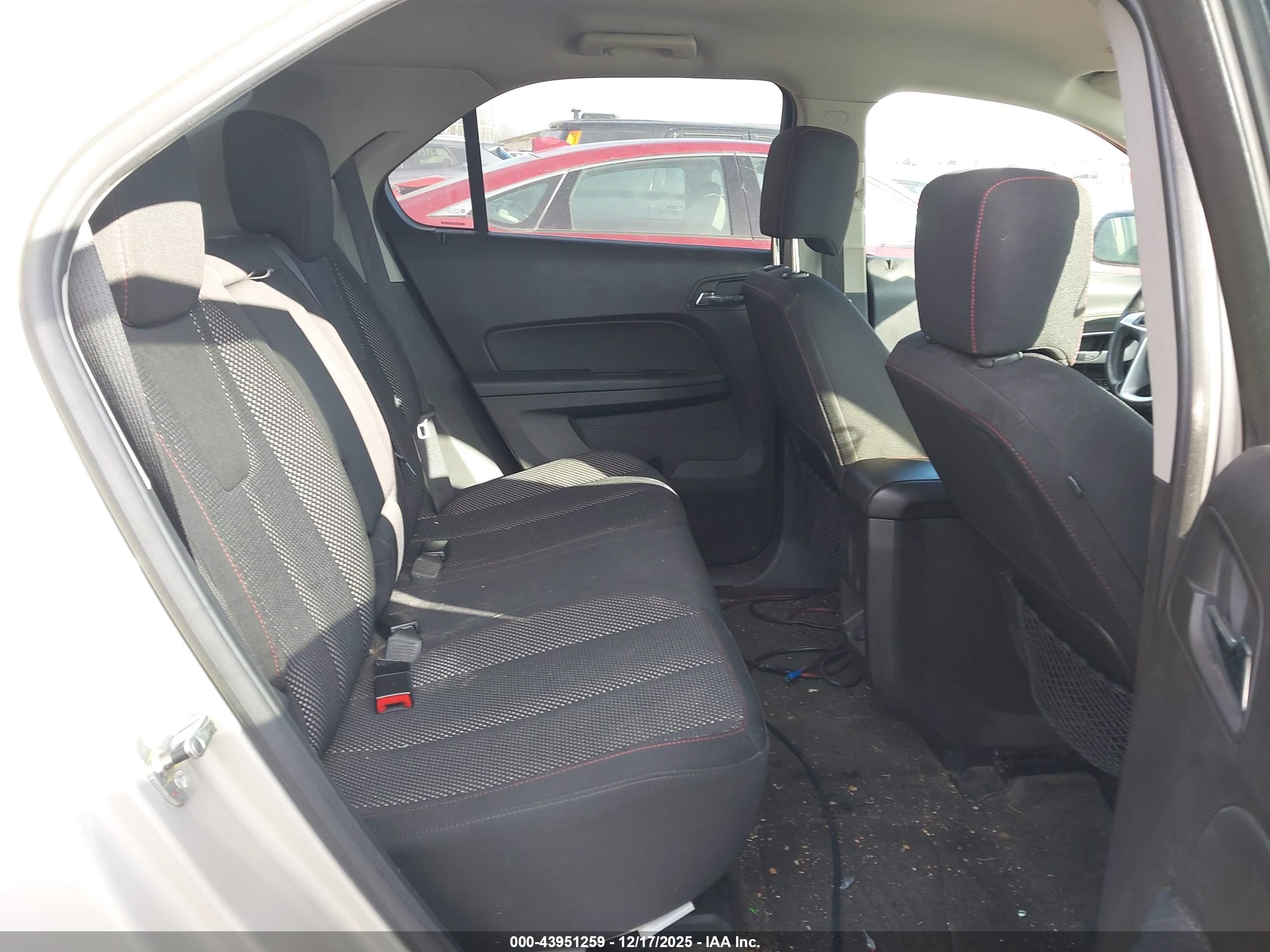CHEVROLET EQUINOX image 8