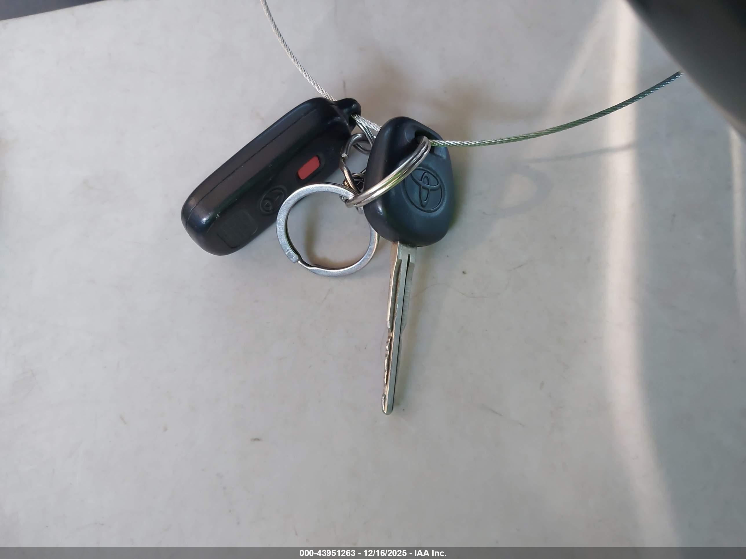 TOYOTA CAMRY image 11