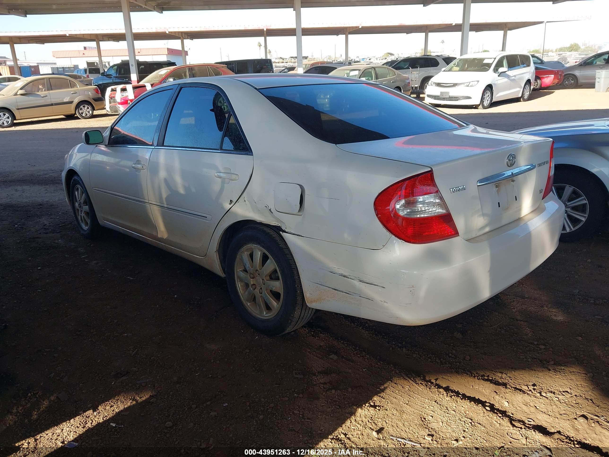 TOYOTA CAMRY image 3