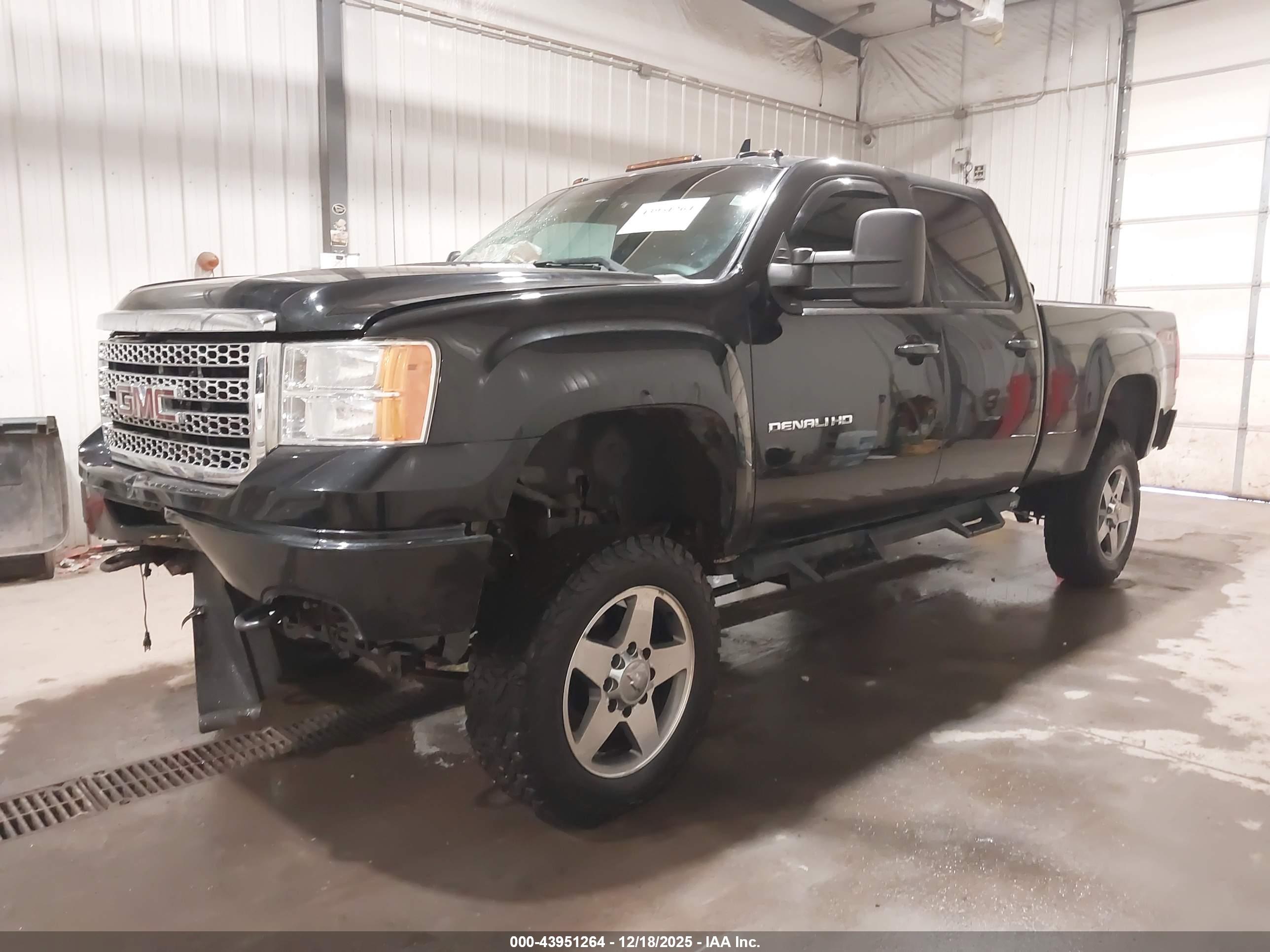 GMC SIERRA image 2