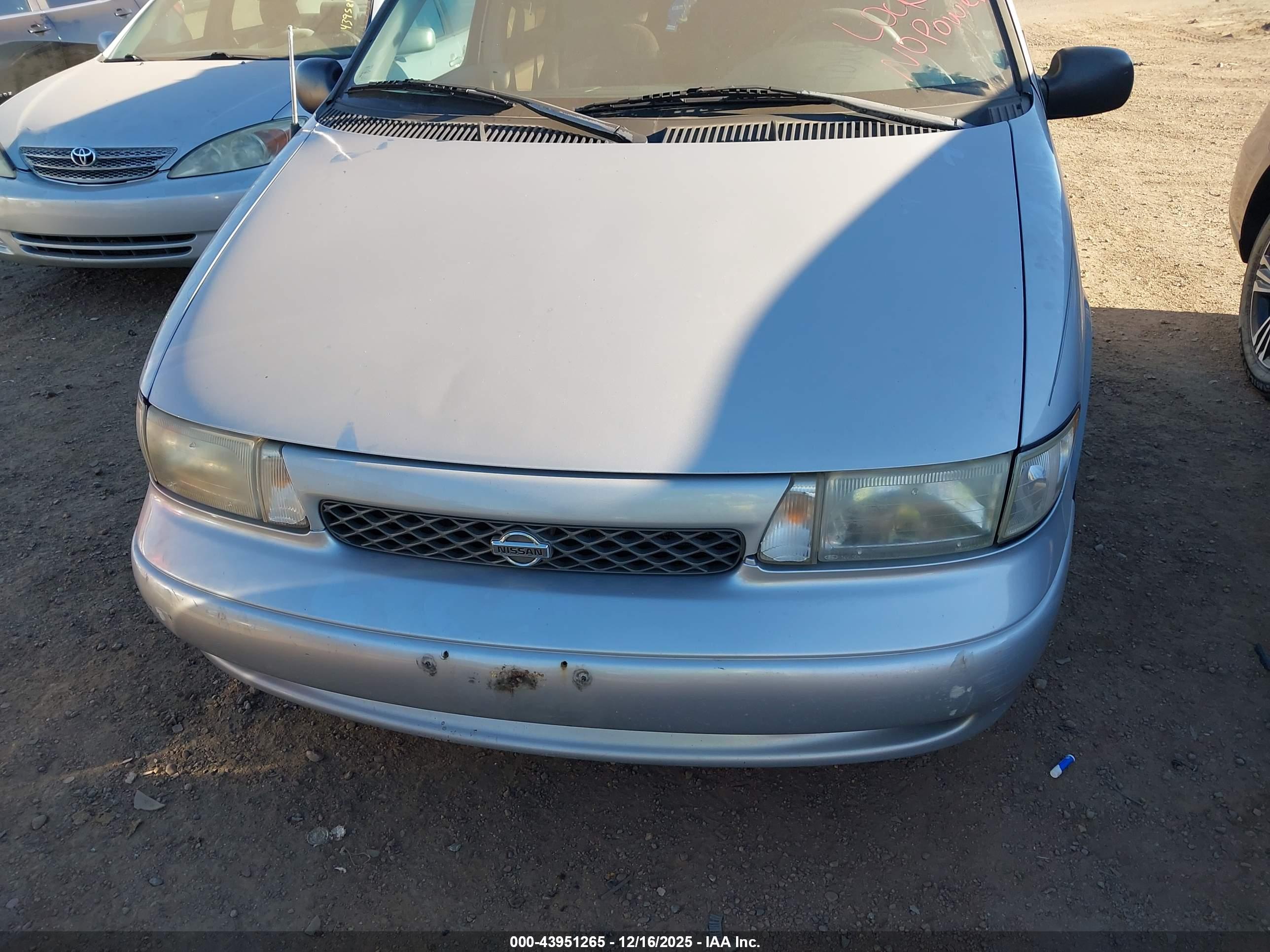 NISSAN QUEST image 10