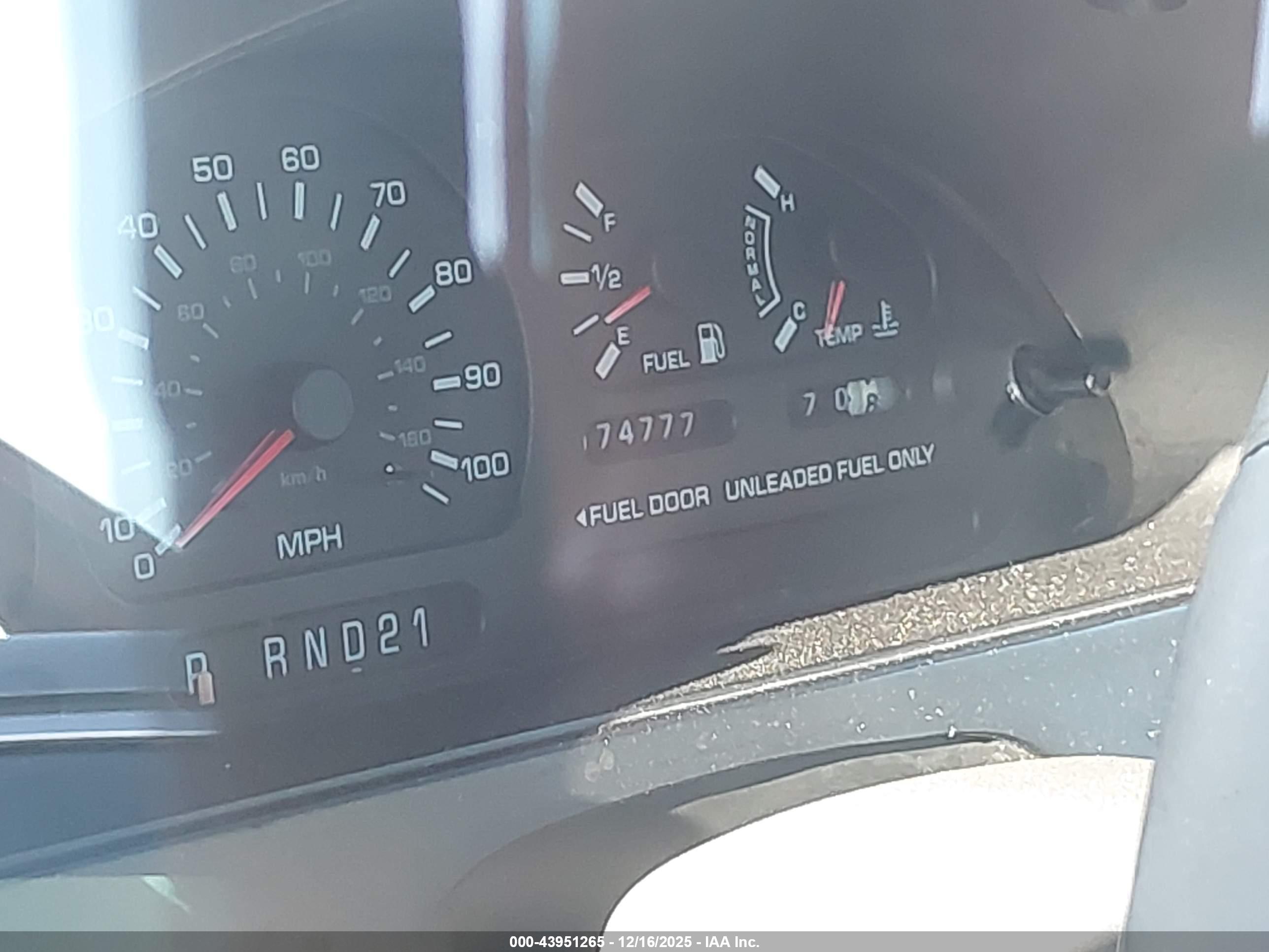 NISSAN QUEST image 7